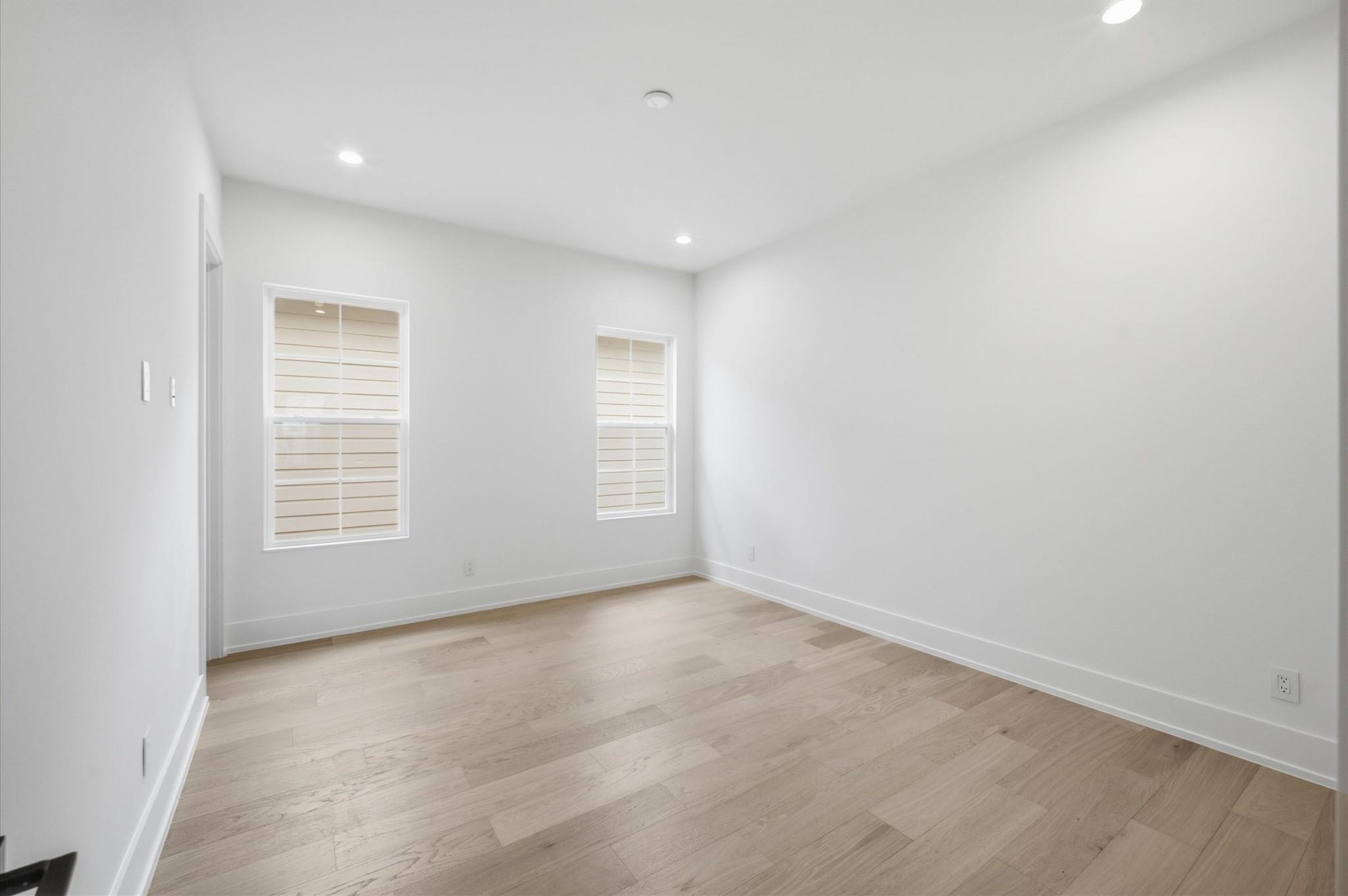 609 E 25th Street