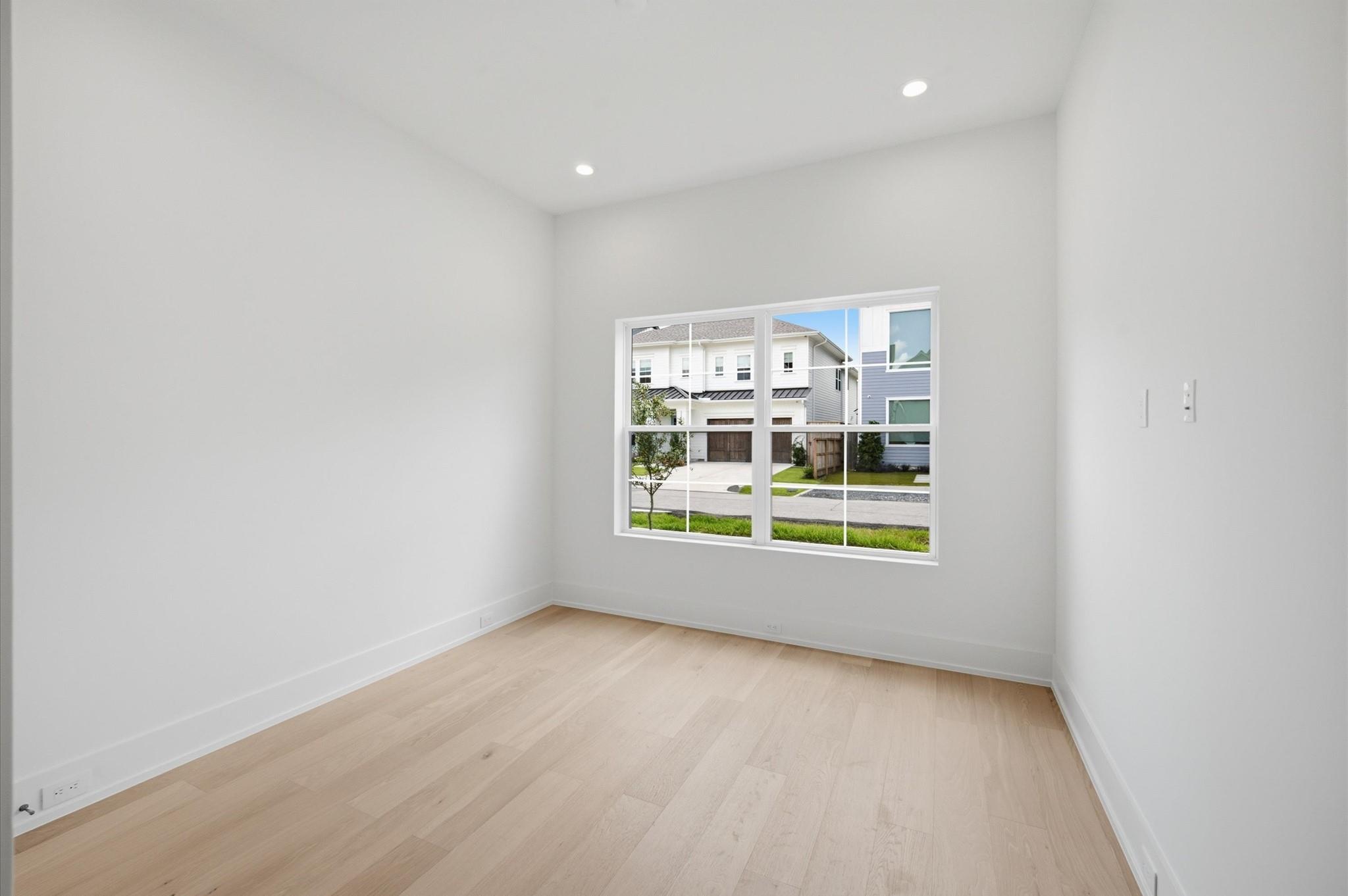 609 E 25th Street