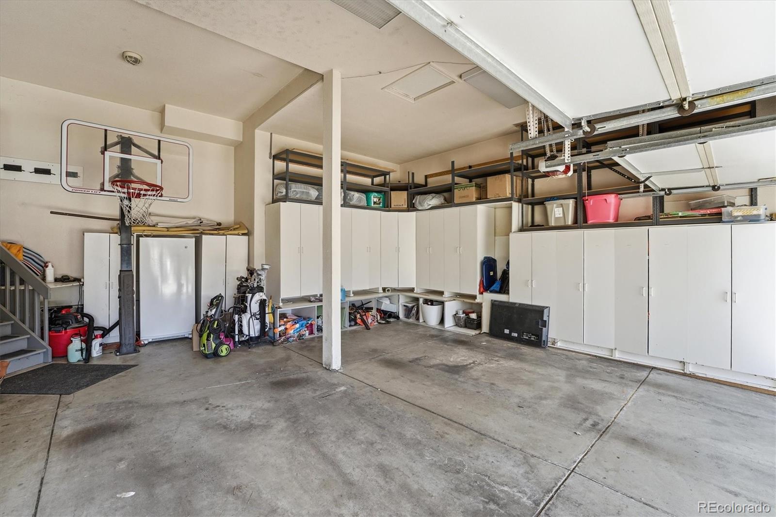 9521 E Maplewood Circle