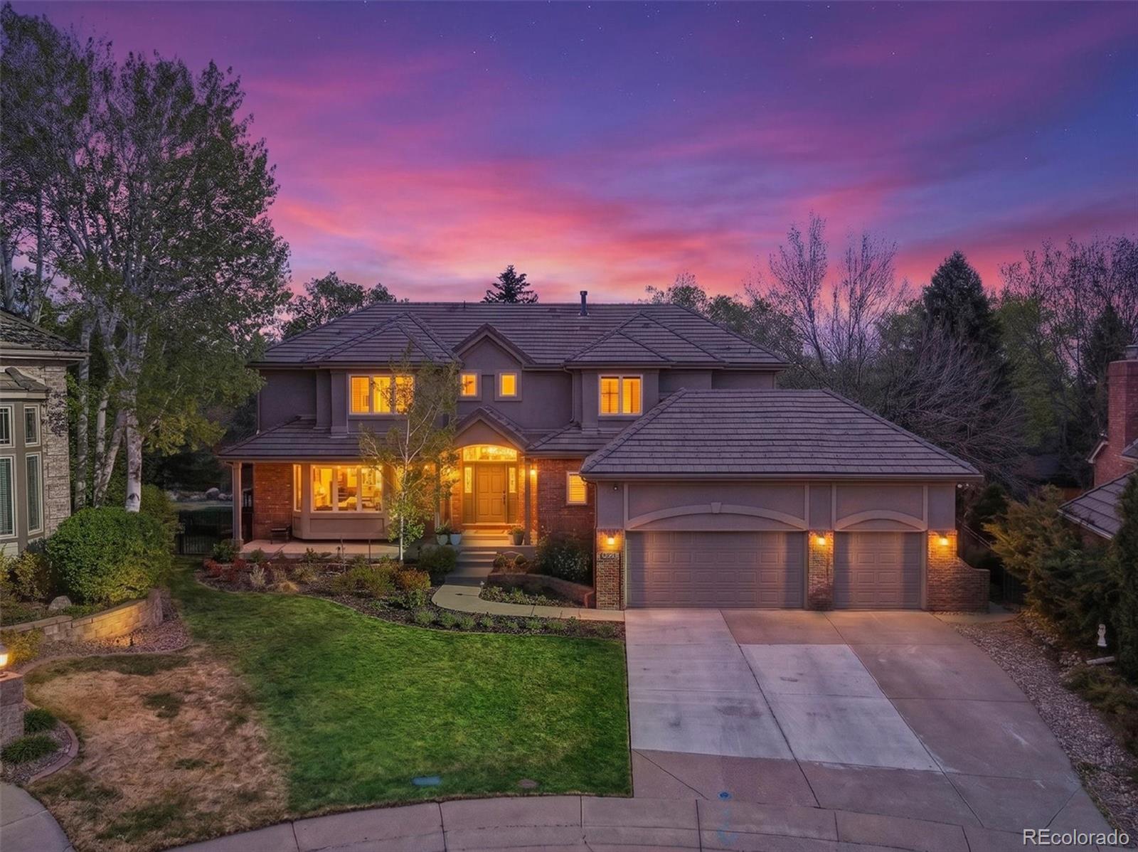 9521 E Maplewood Circle