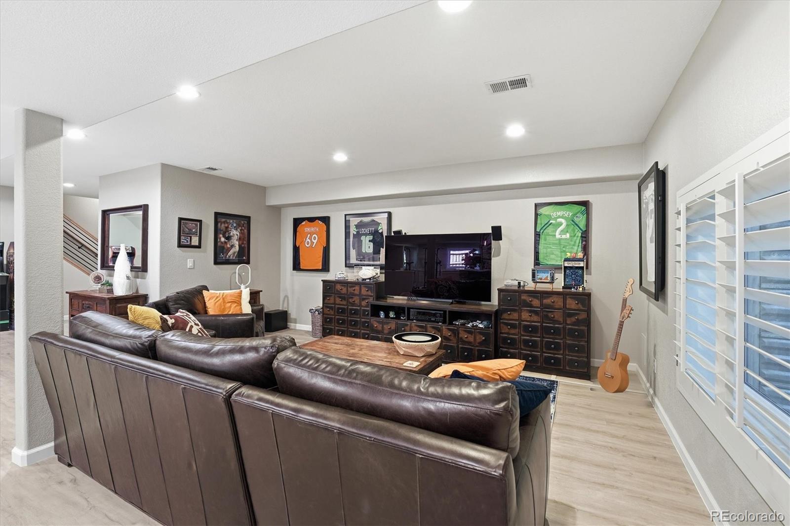 9521 E Maplewood Circle