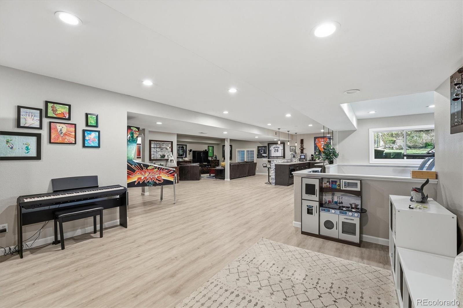 9521 E Maplewood Circle