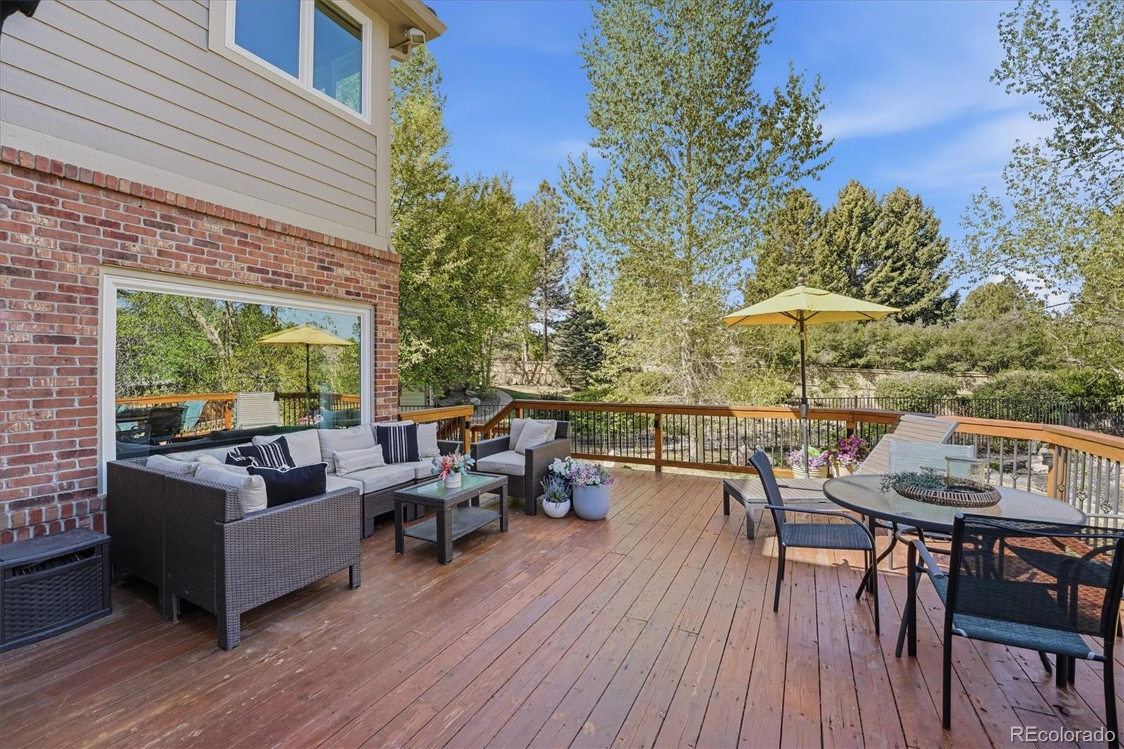 9521 E Maplewood Circle