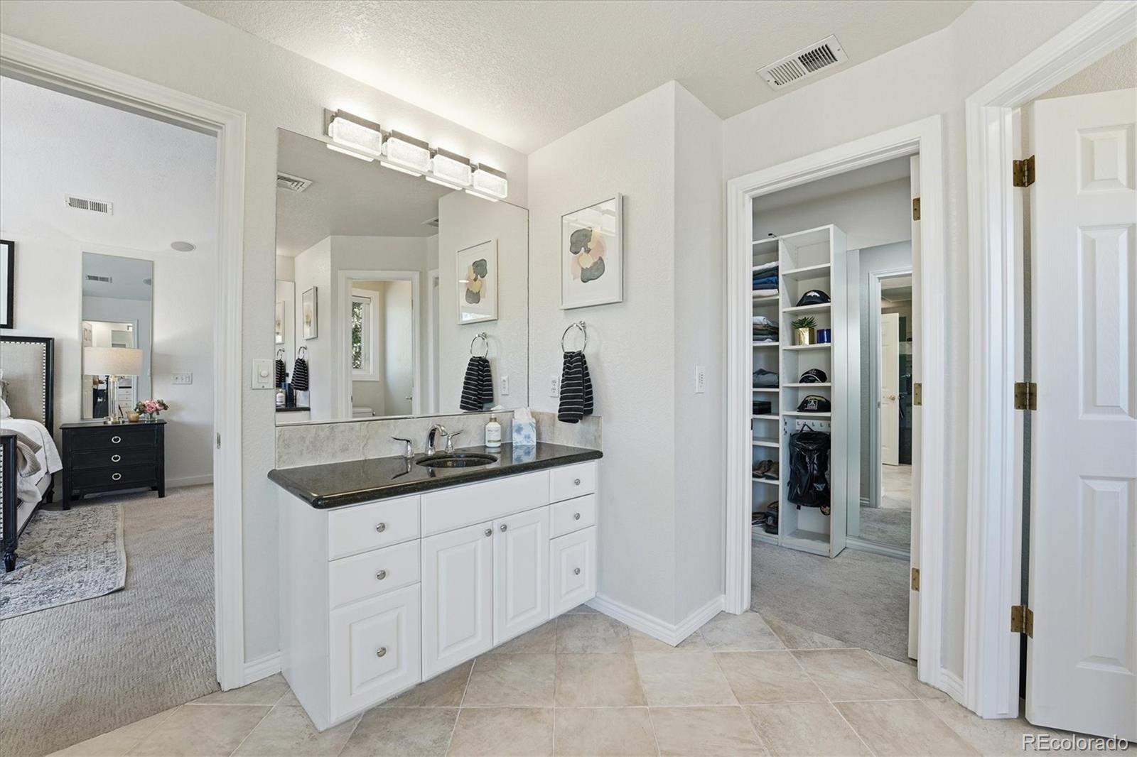 9521 E Maplewood Circle