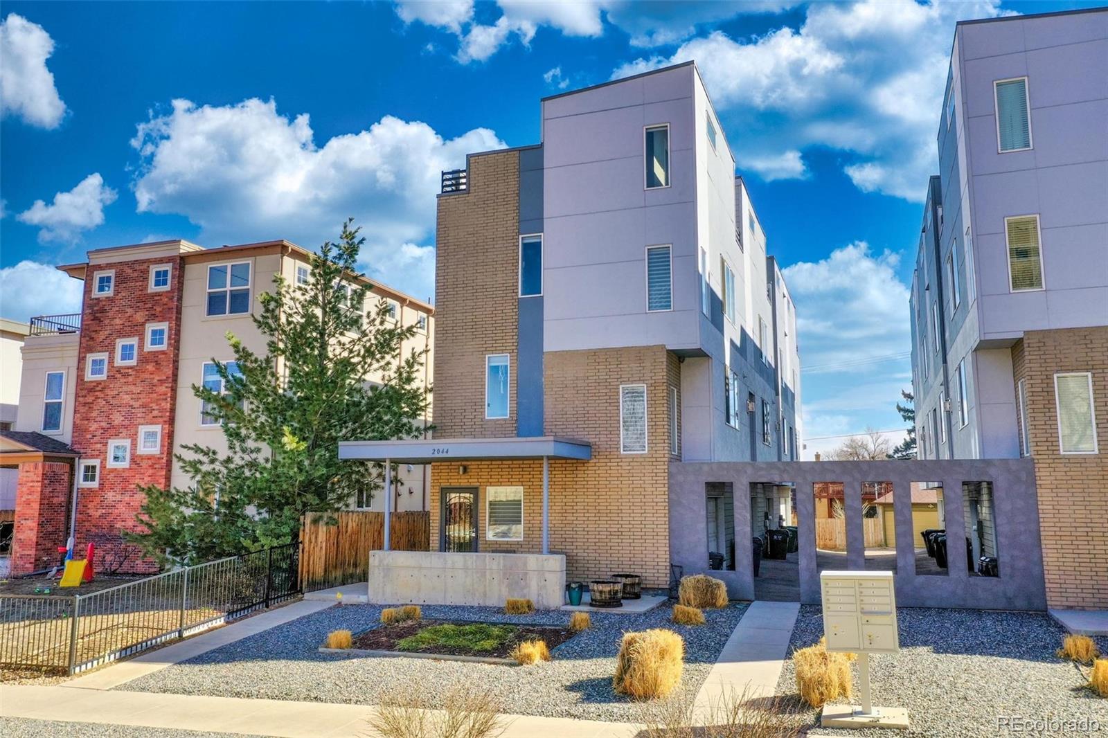 2044 N High Street