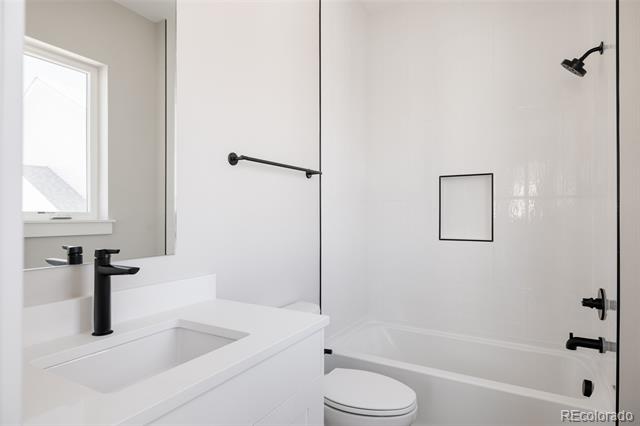 8280 E 36th Avenue Unit: 24