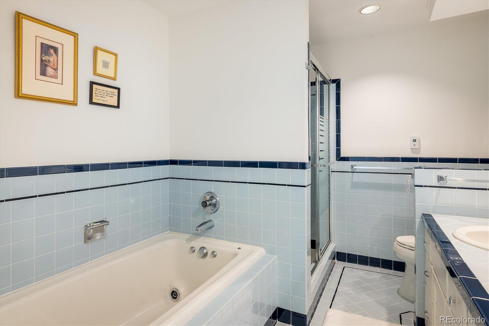 2605 E Flora Place