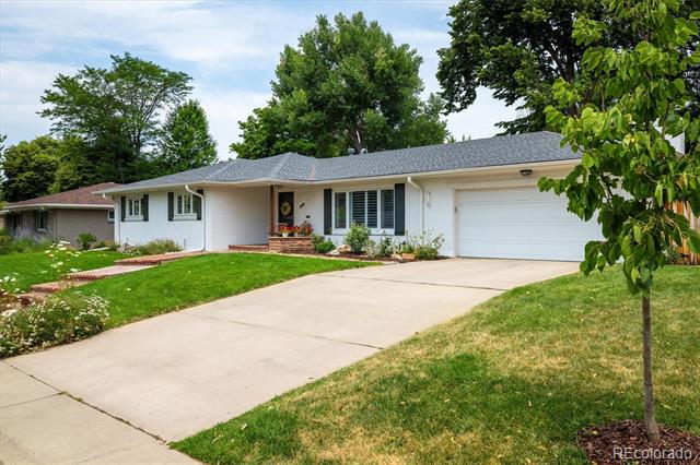 2605 E Flora Place