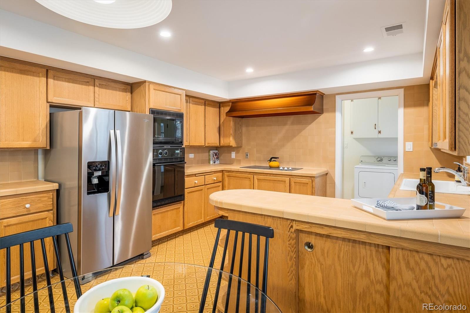 2605 E Flora Place