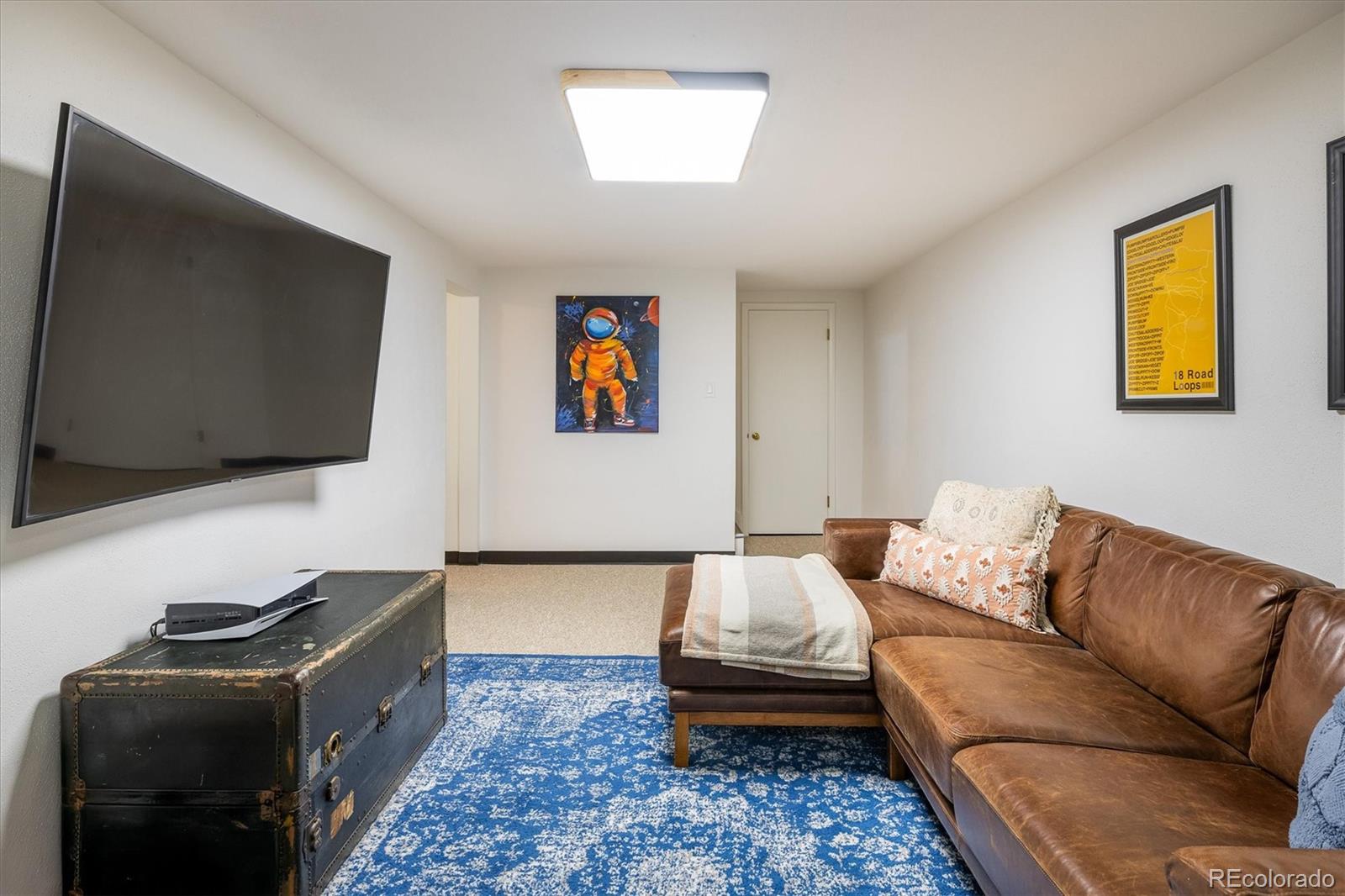 2605 E Flora Place
