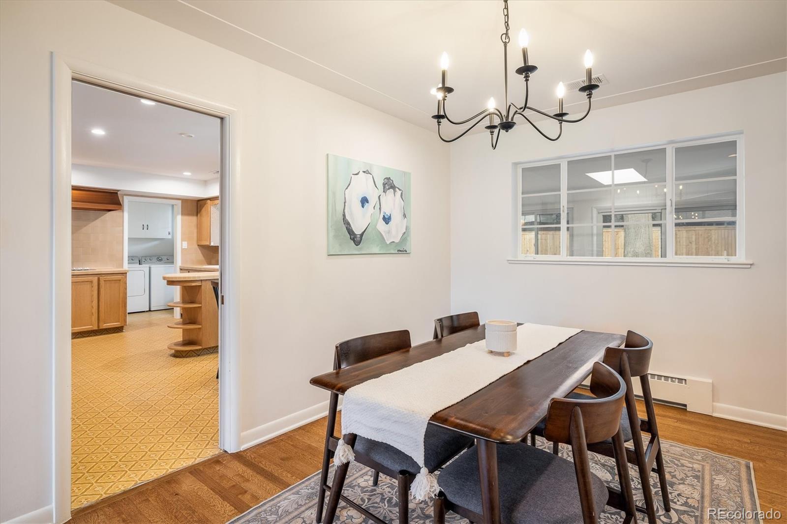 2605 E Flora Place