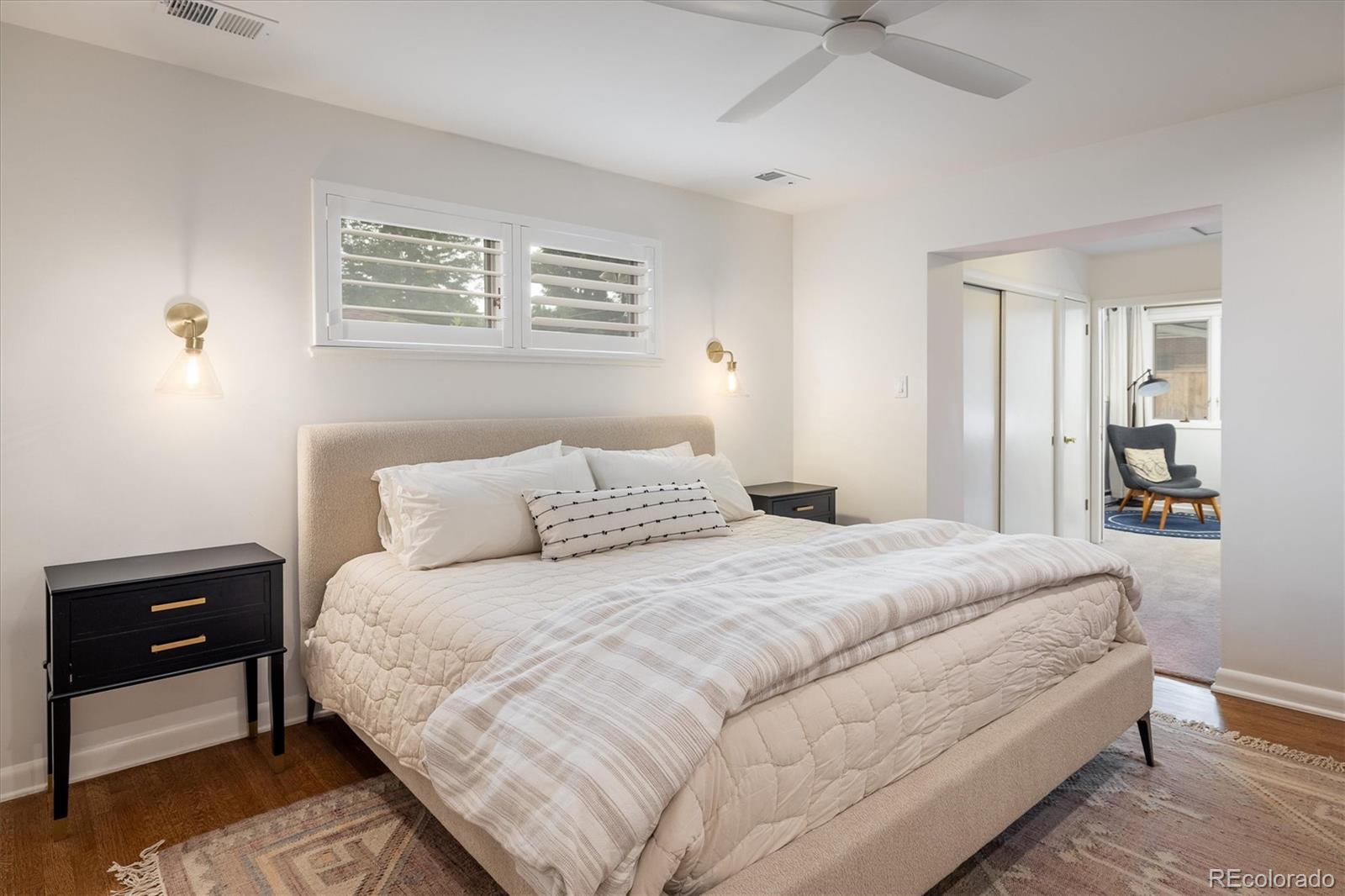 2605 E Flora Place