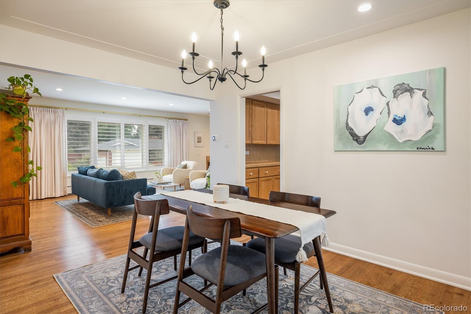 2605 E Flora Place