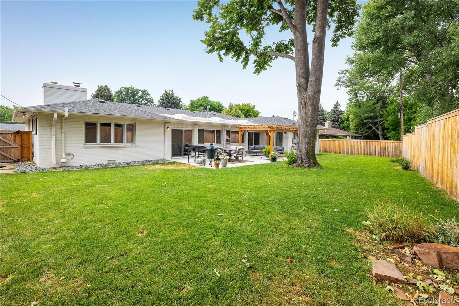 2605 E Flora Place