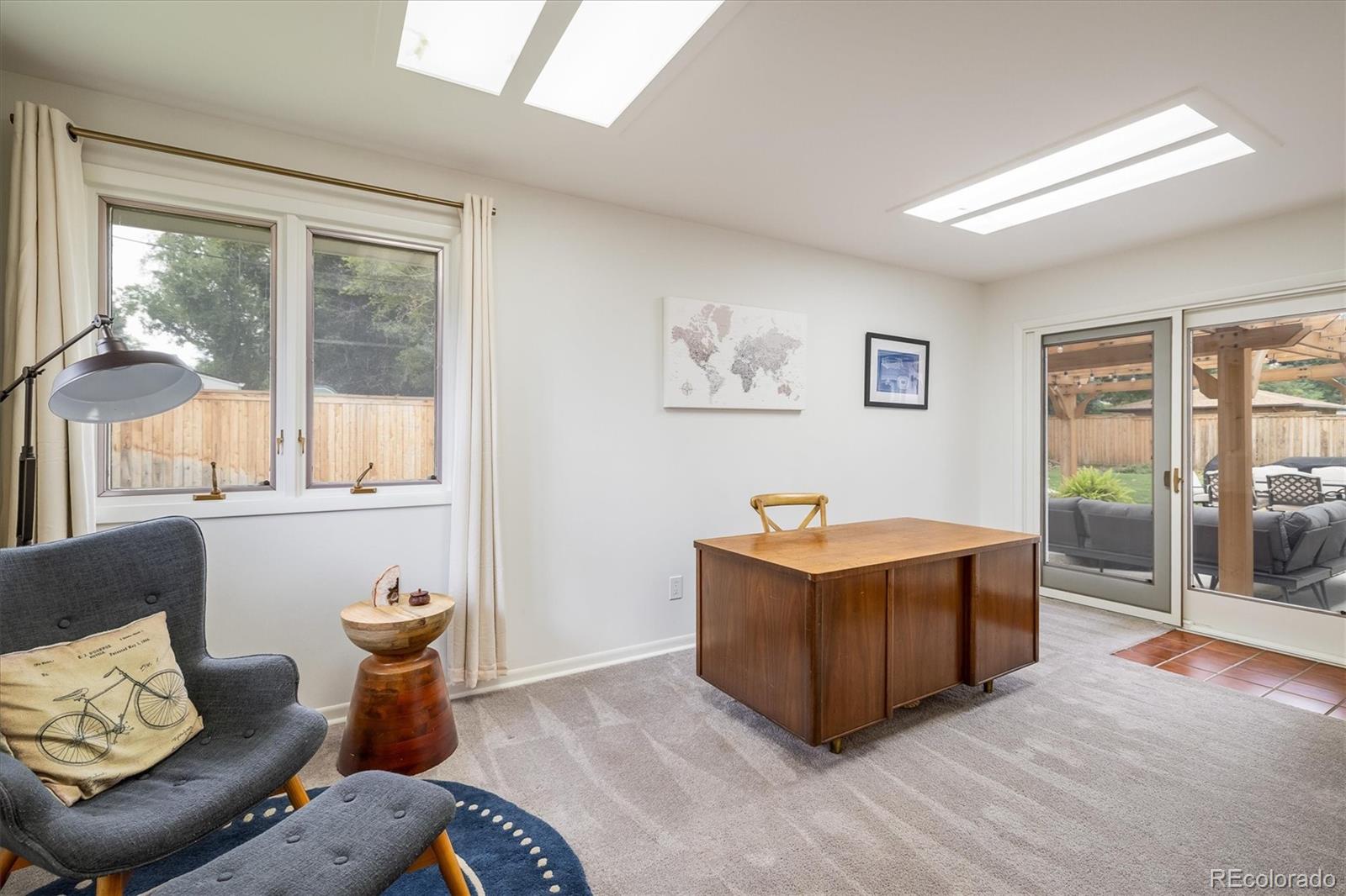 2605 E Flora Place