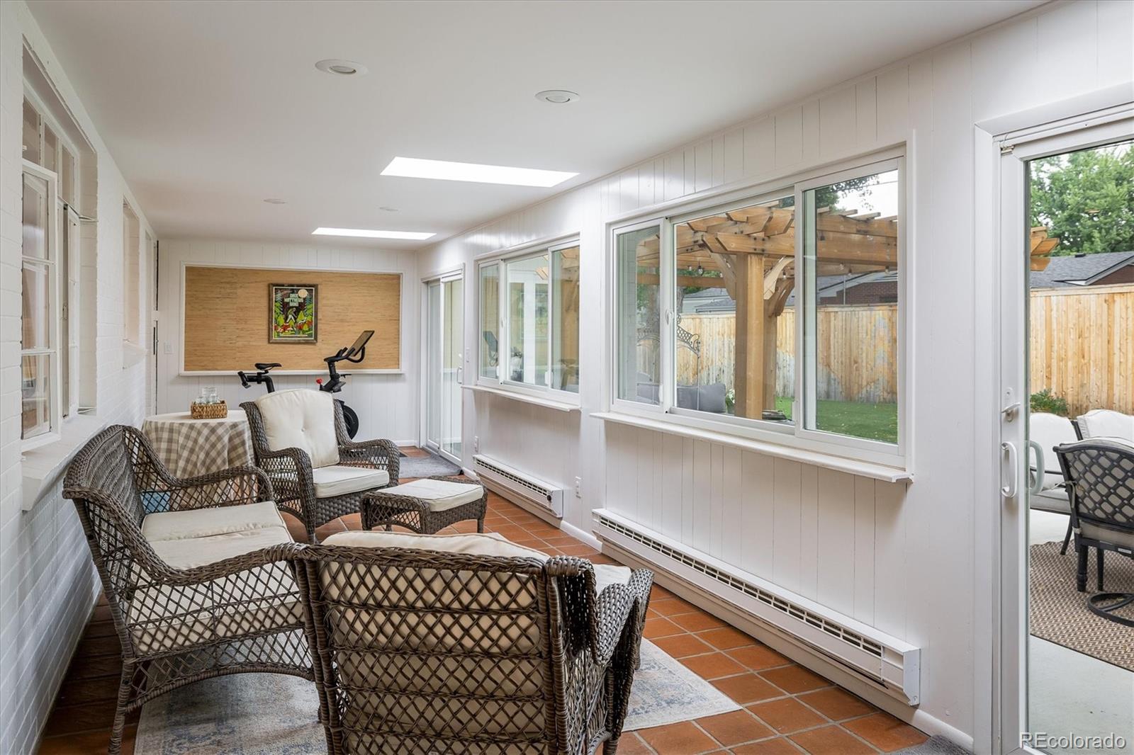 2605 E Flora Place