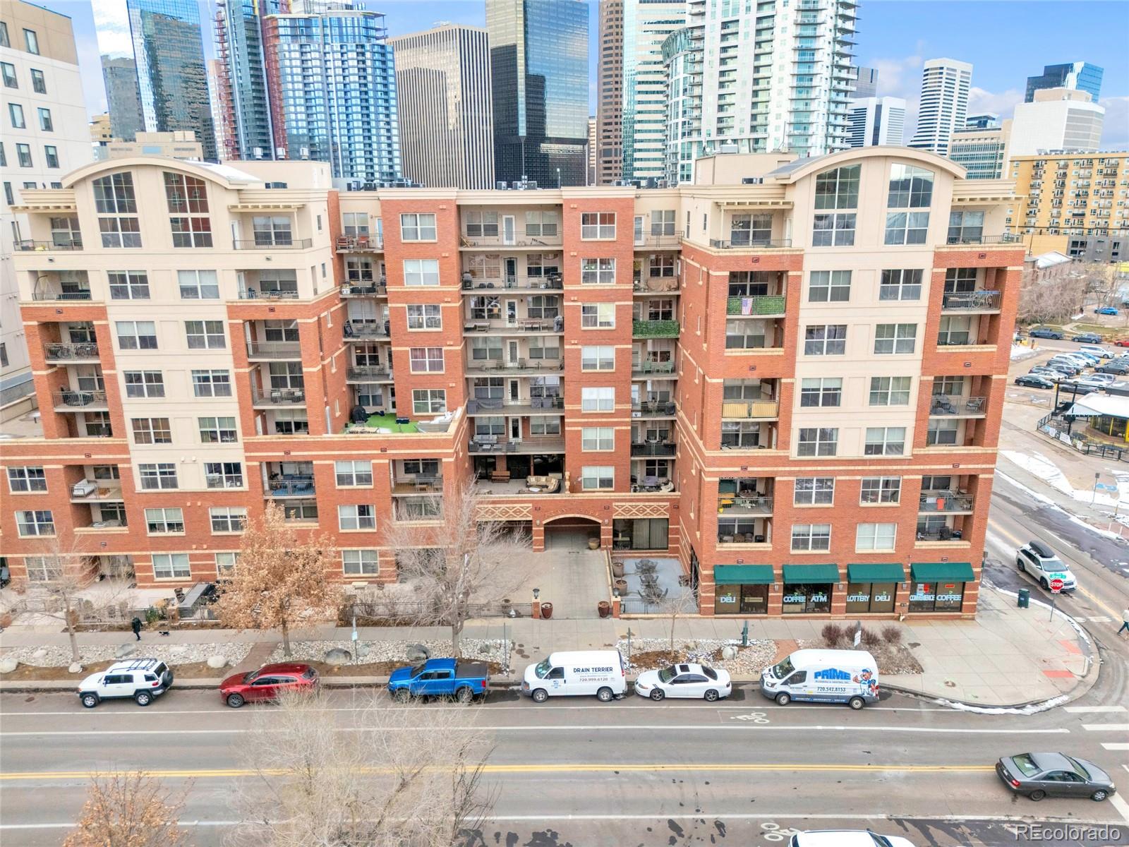 1975 N Grant Street Unit: 325