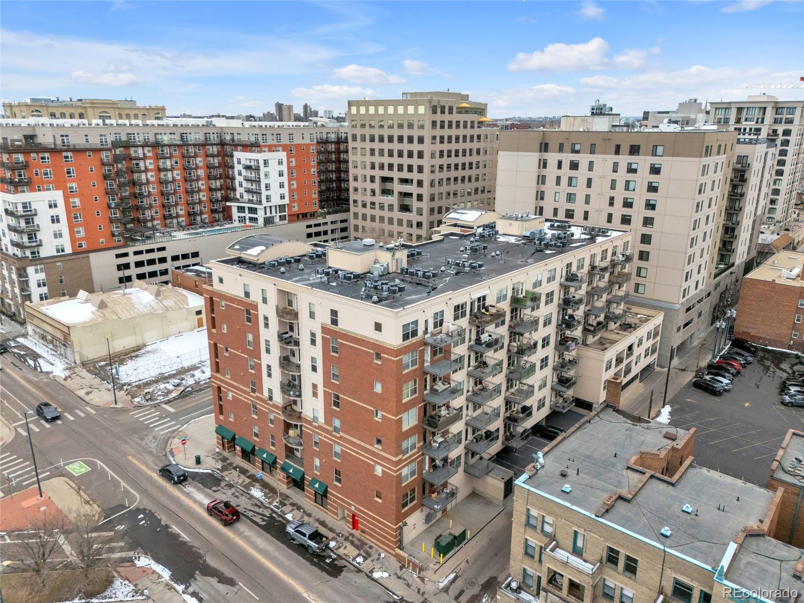 1975 N Grant Street Unit: 325