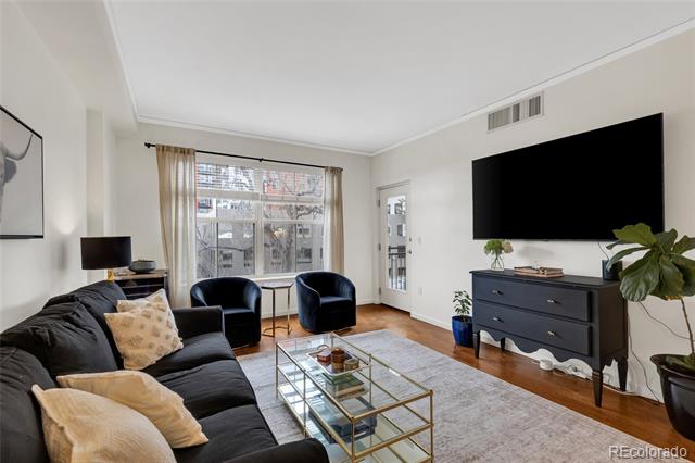 1975 N Grant Street Unit: 325