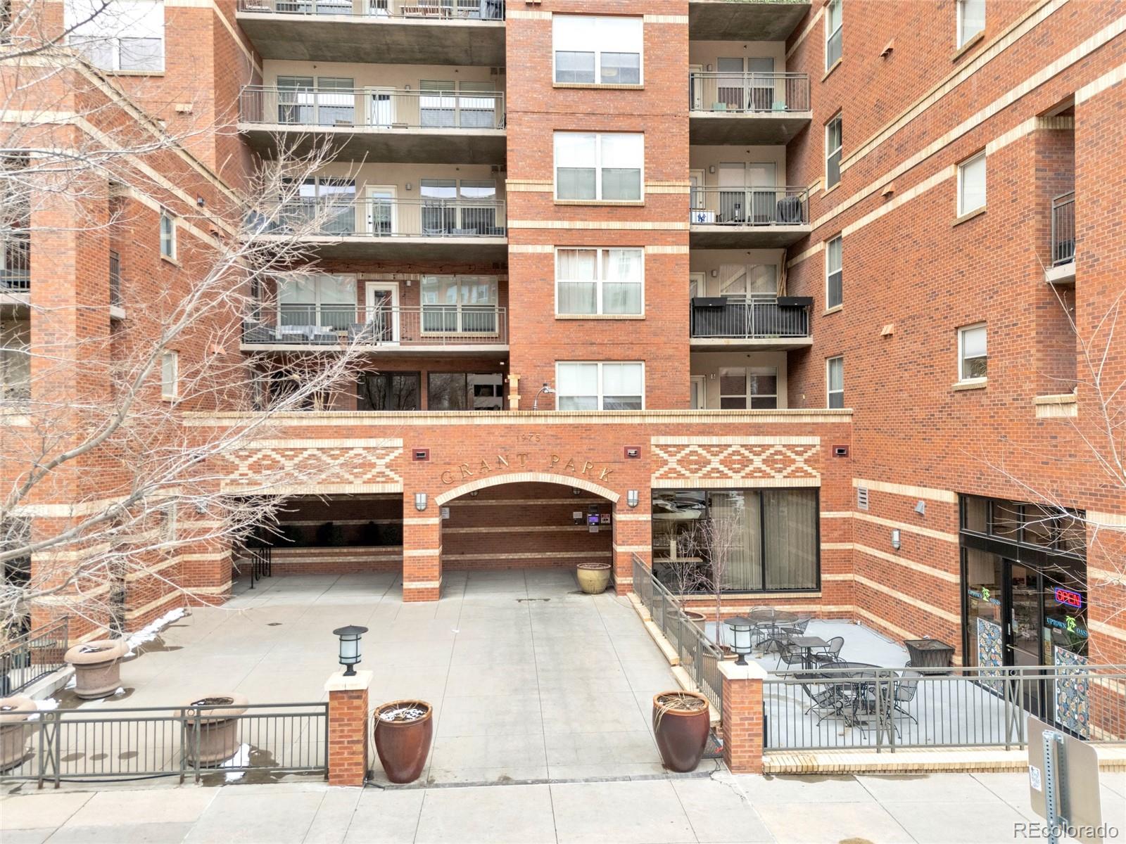 1975 N Grant Street Unit: 325