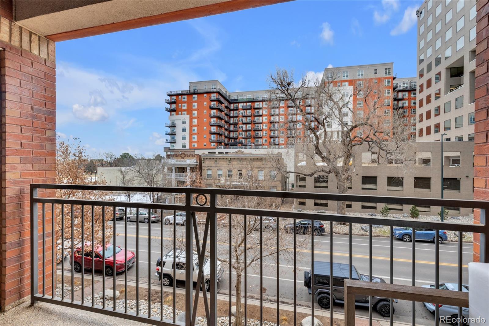 1975 N Grant Street Unit: 325