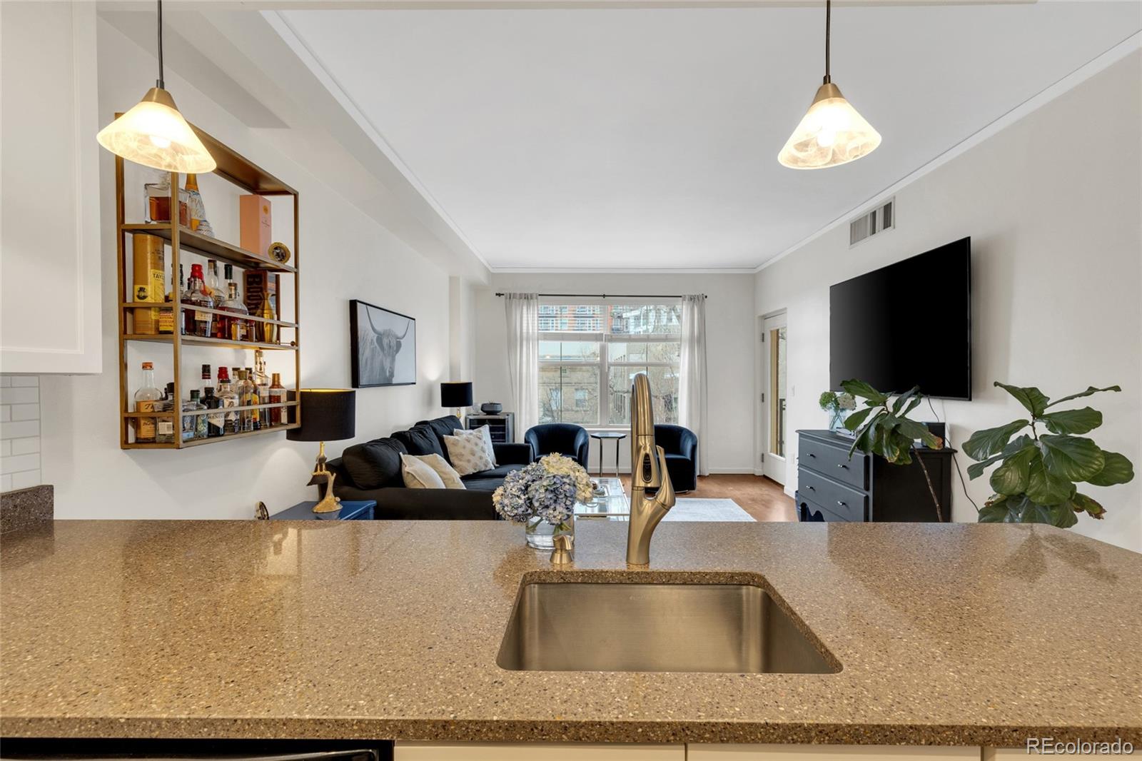1975 N Grant Street Unit: 325