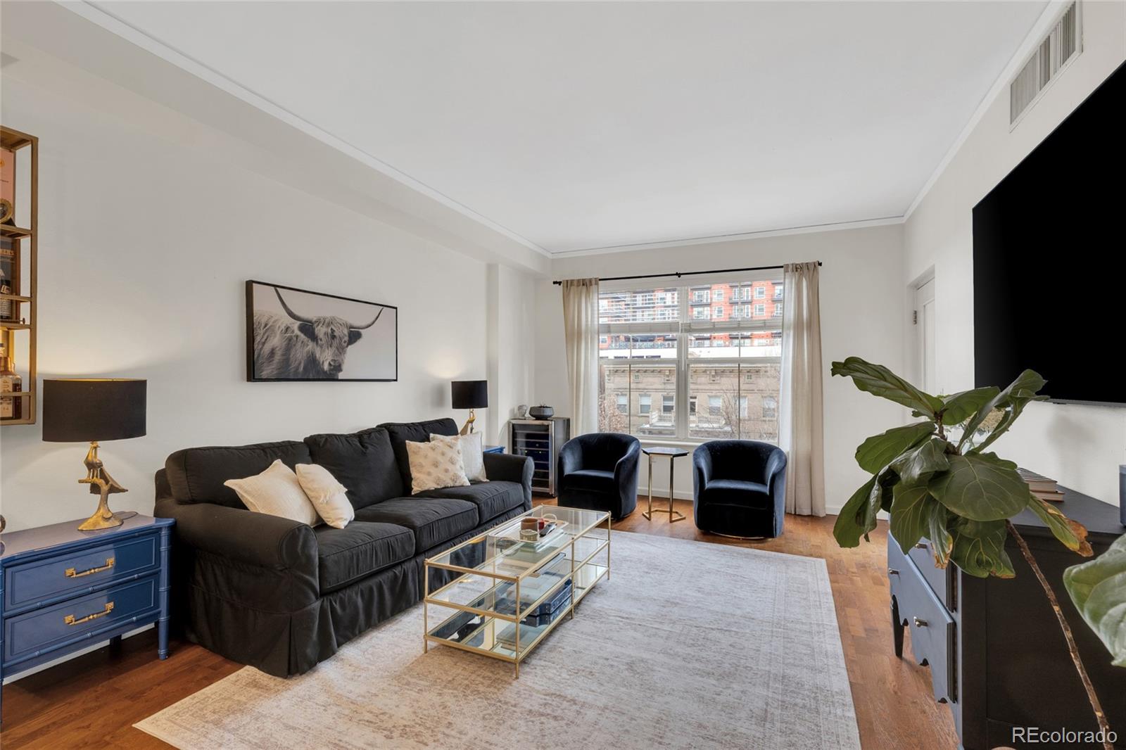 1975 N Grant Street Unit: 325