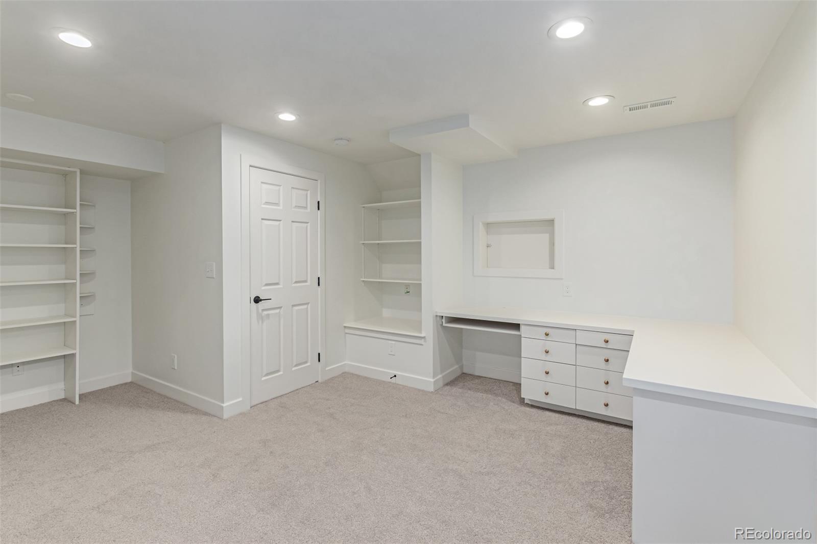 9626 Whitecliff Place