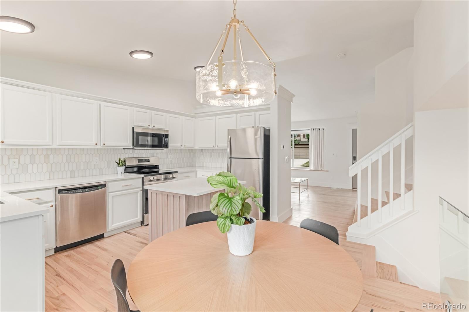 9626 Whitecliff Place