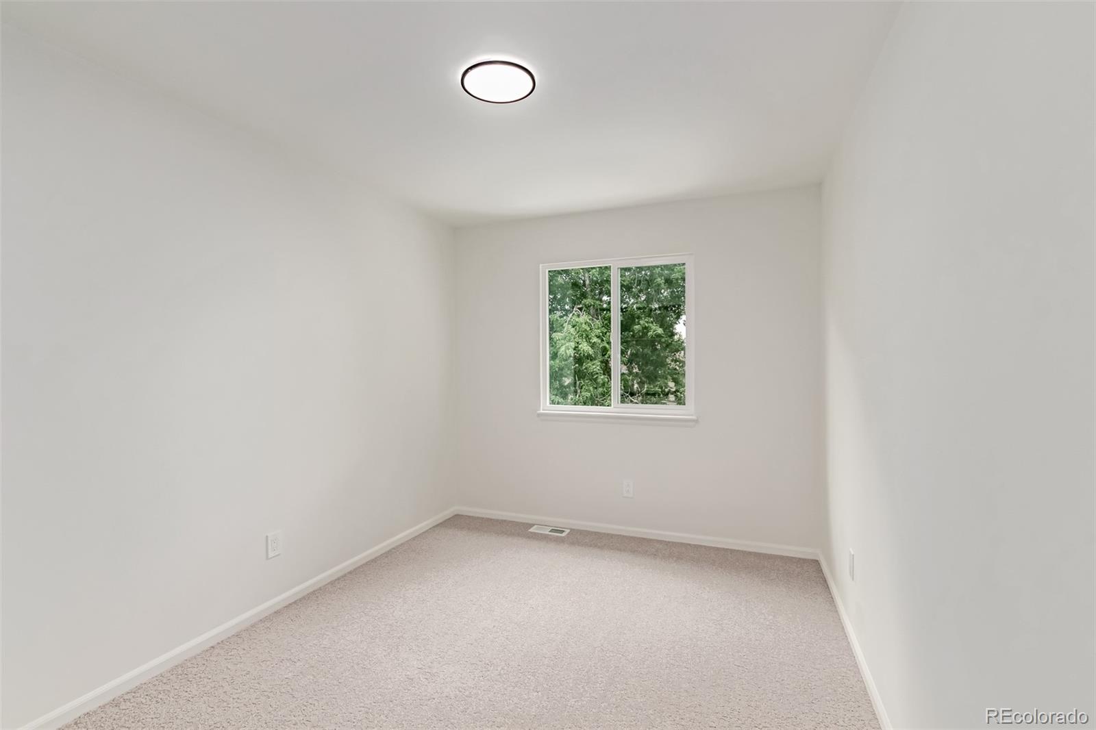 9626 Whitecliff Place