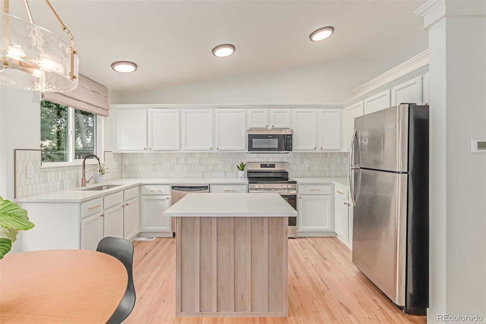 9626 Whitecliff Place