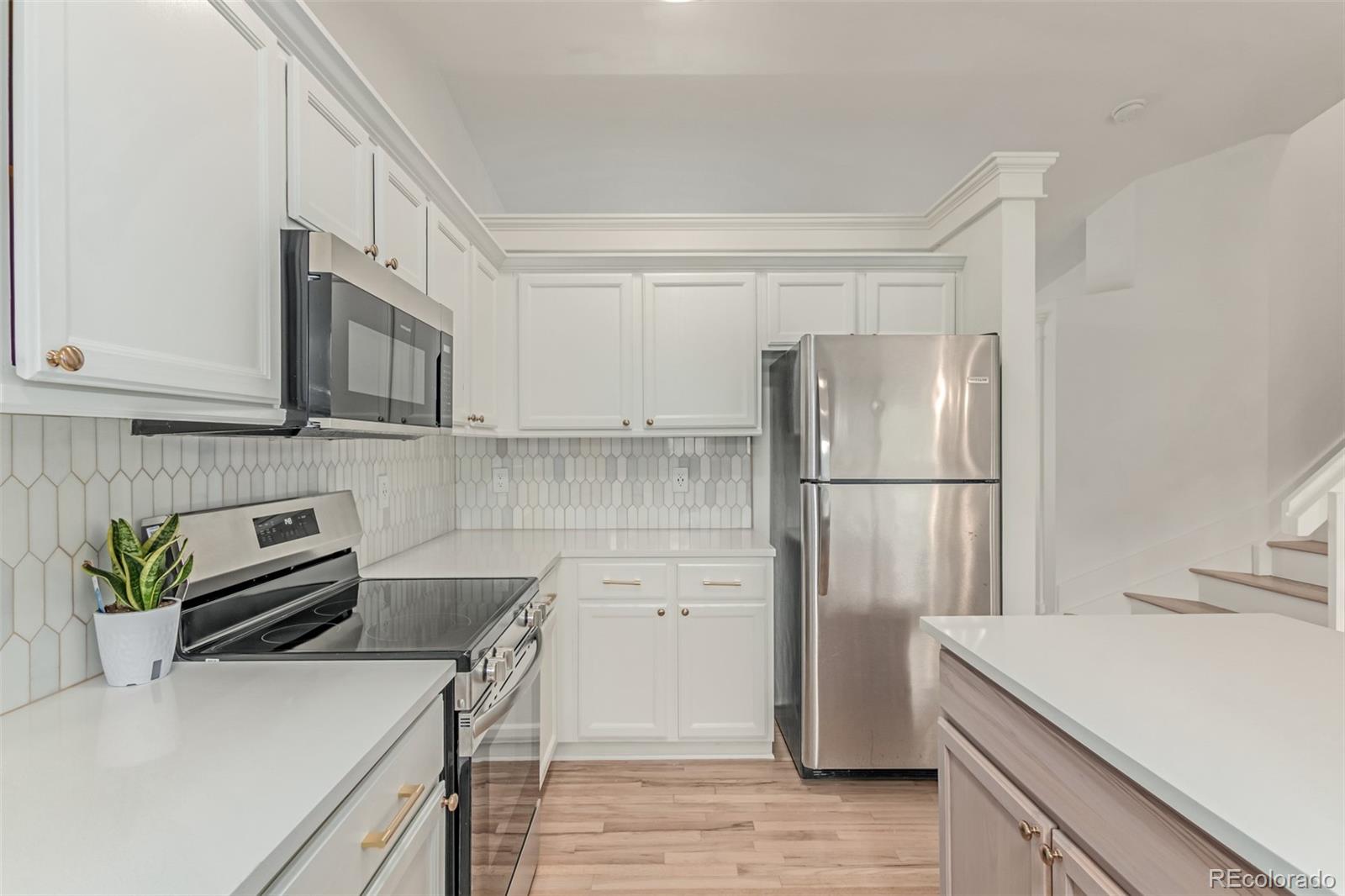 9626 Whitecliff Place