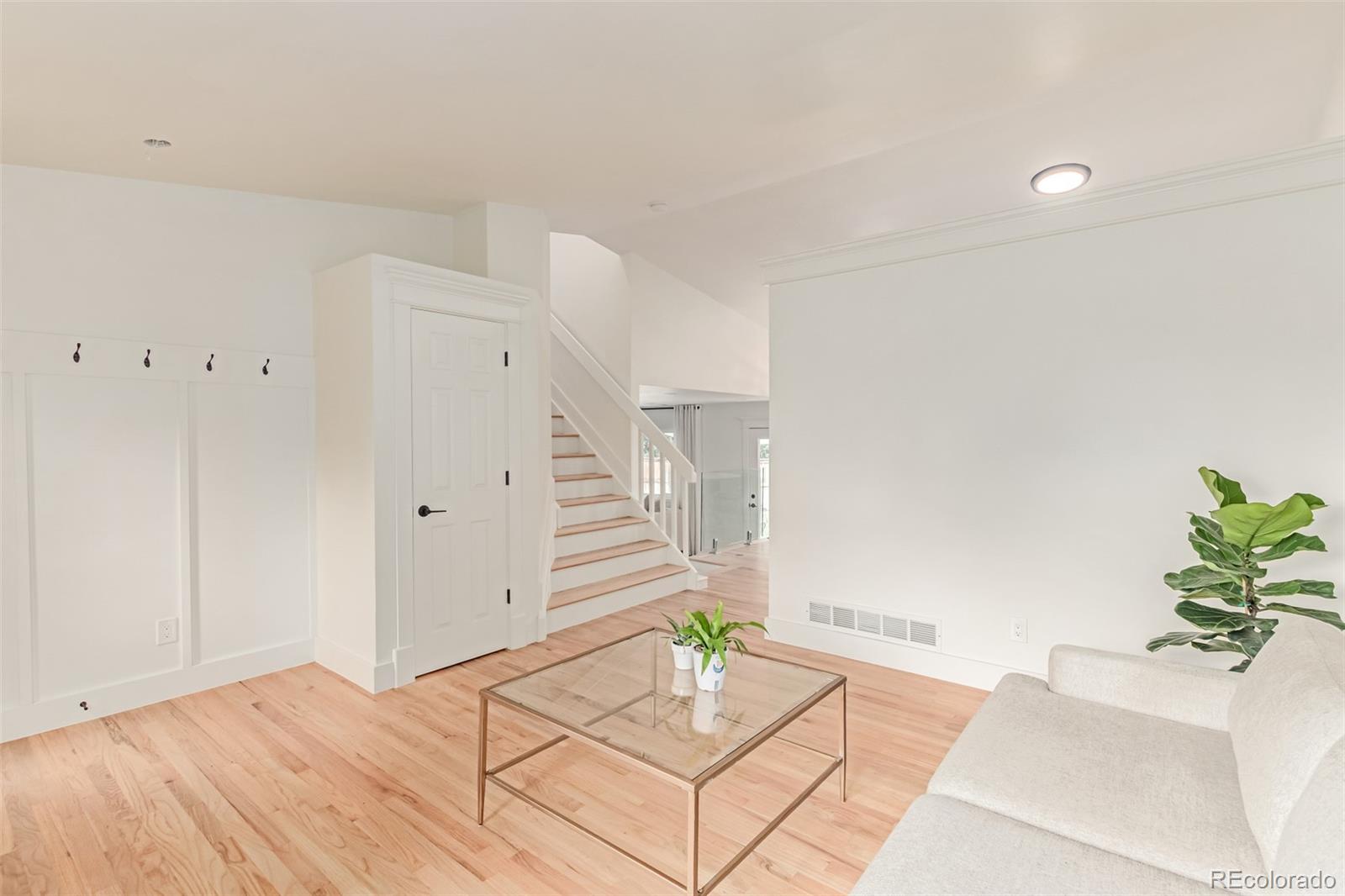 9626 Whitecliff Place