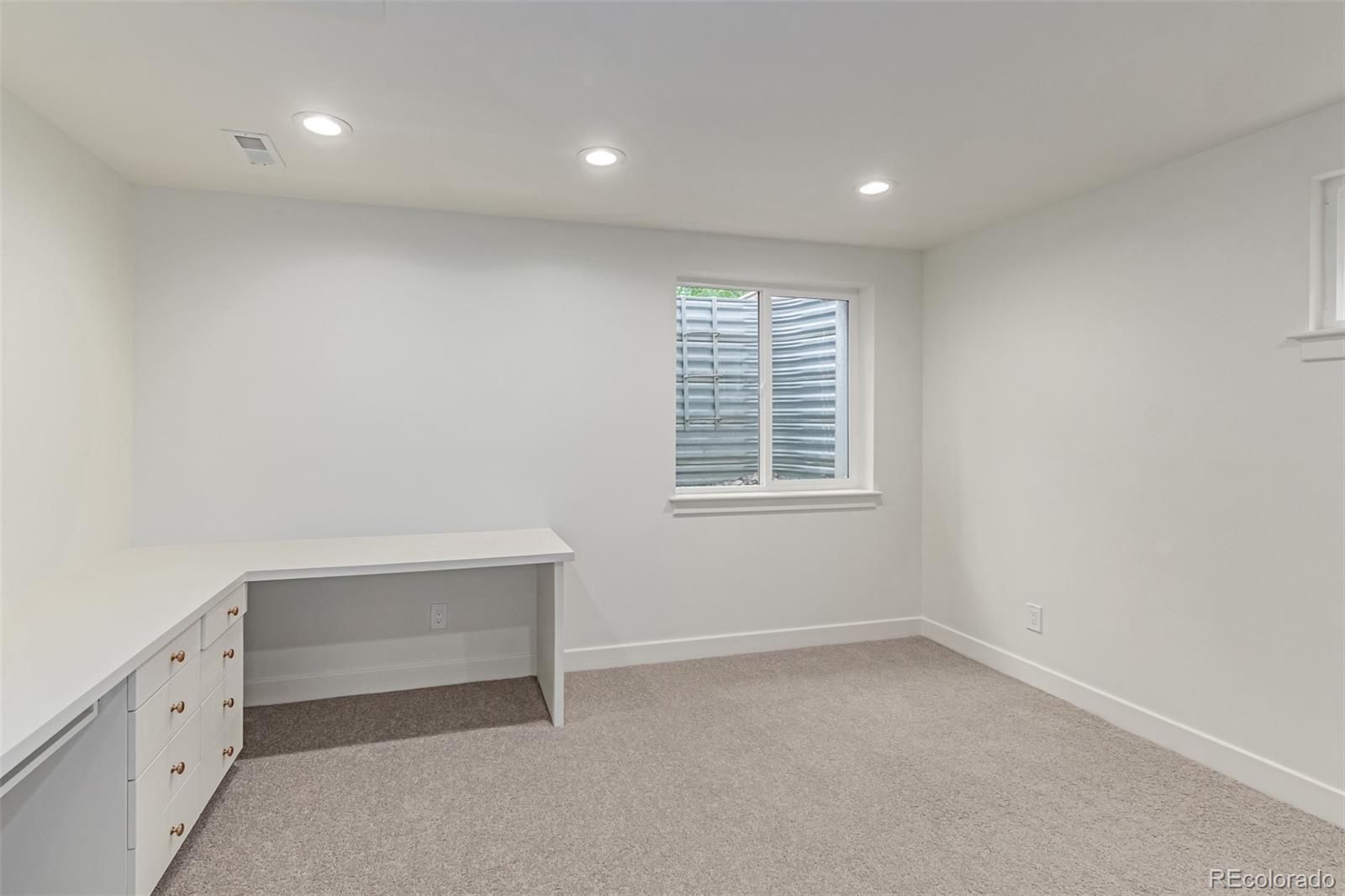 9626 Whitecliff Place