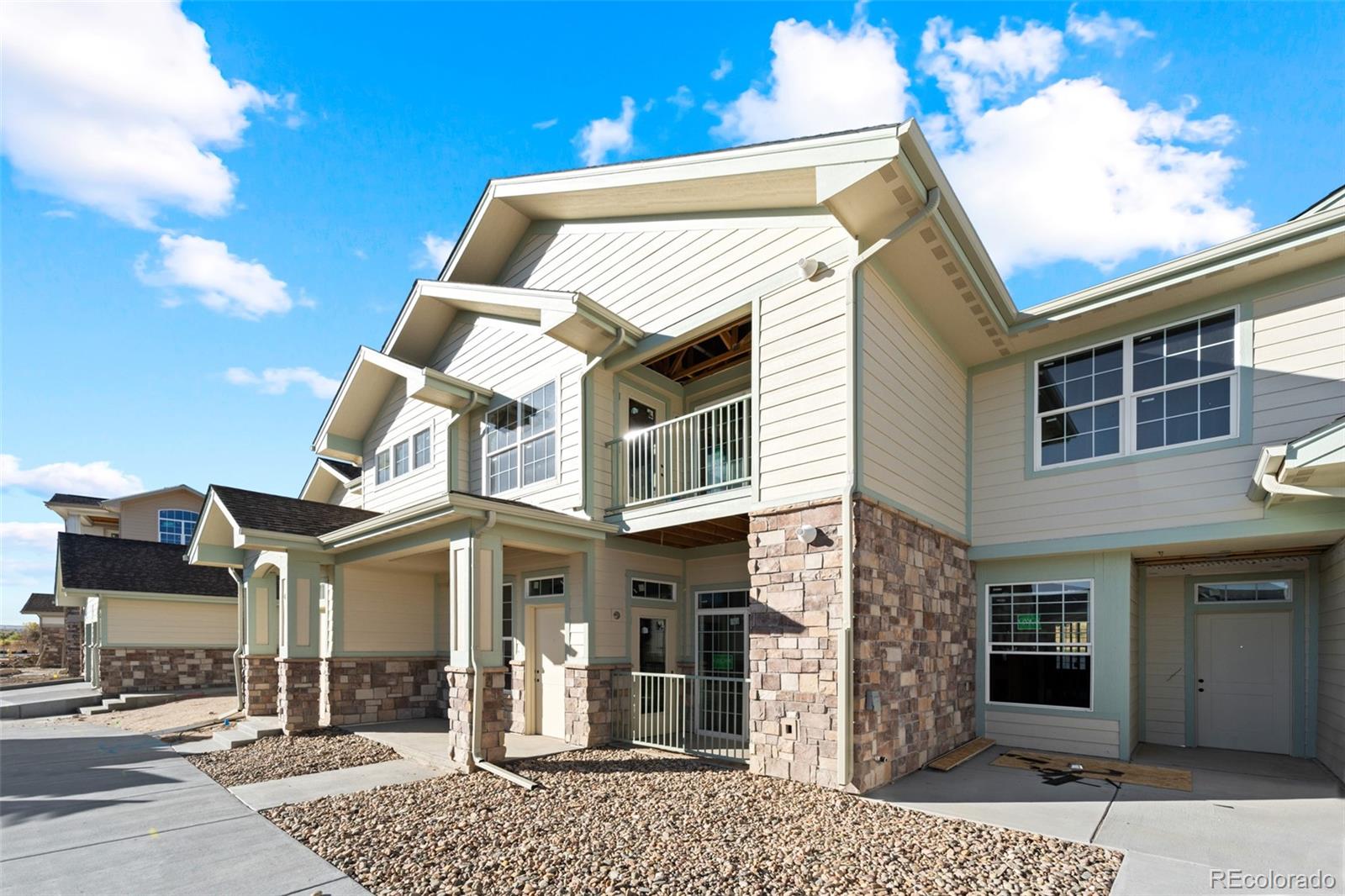 18633 Stroh Road Road Unit: 2-104