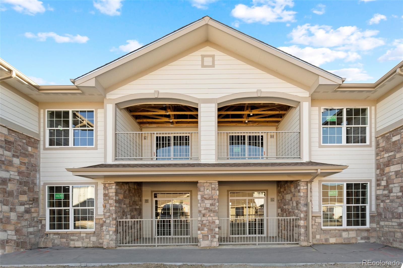 18633 Stroh Road Road Unit: 2-104