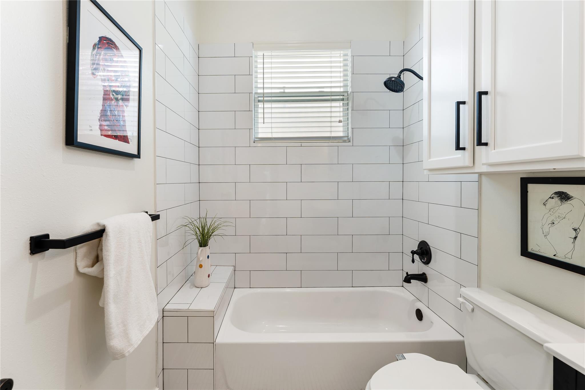 415 W 8th Street