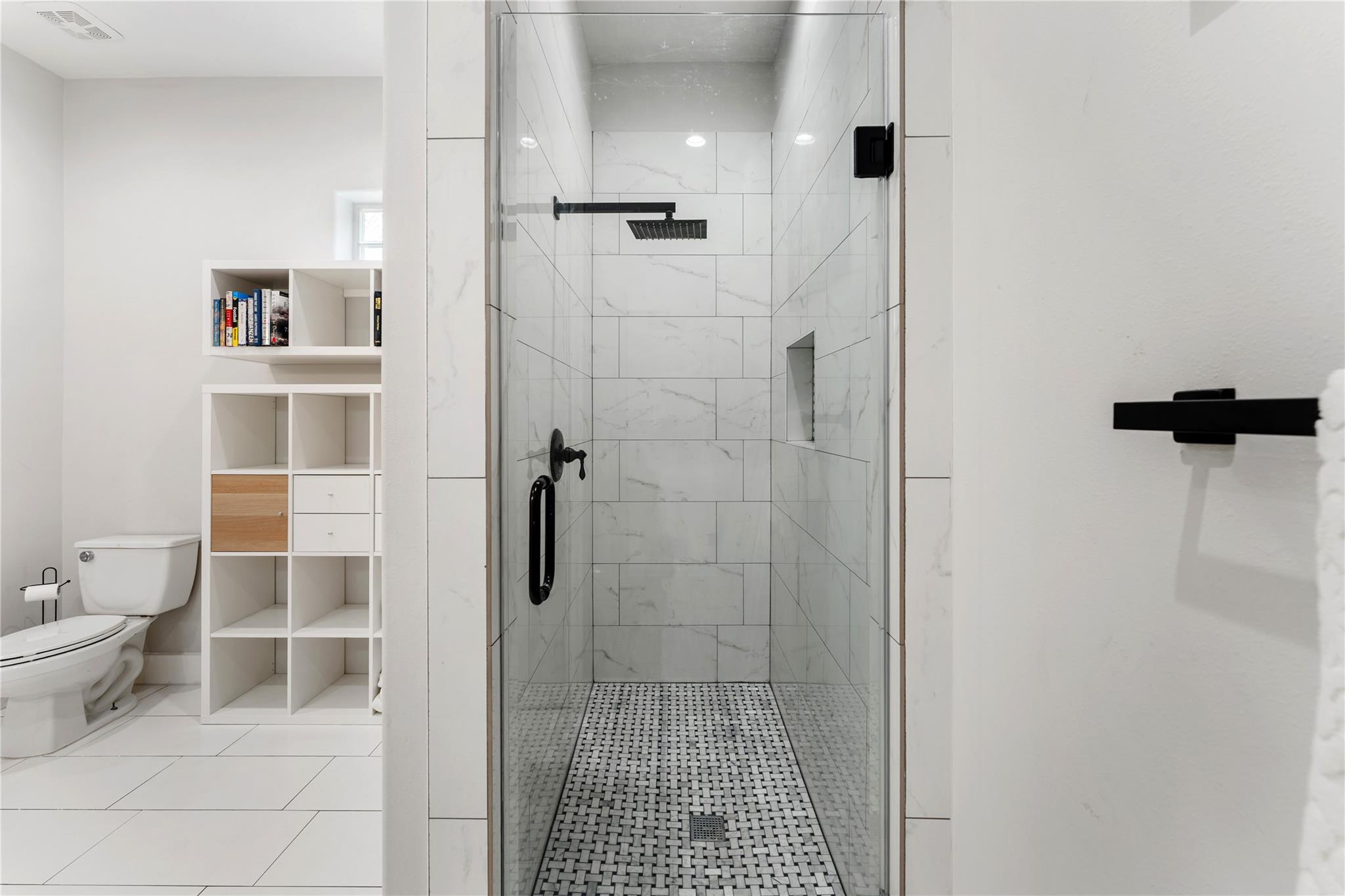 415 W 8th Street