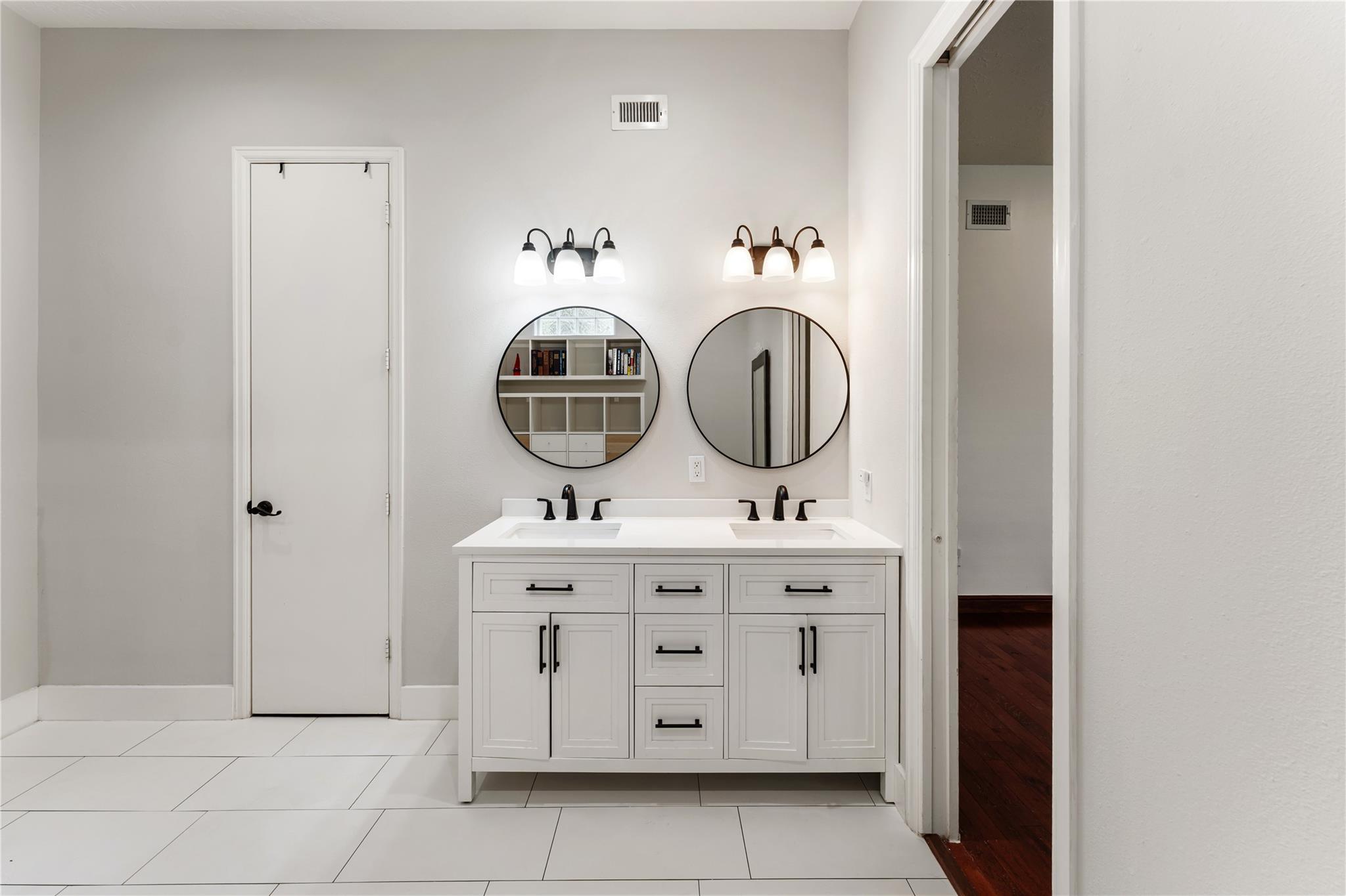 415 W 8th Street