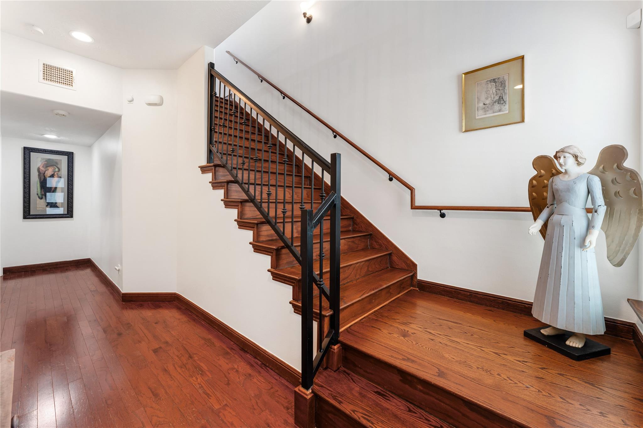415 W 8th Street
