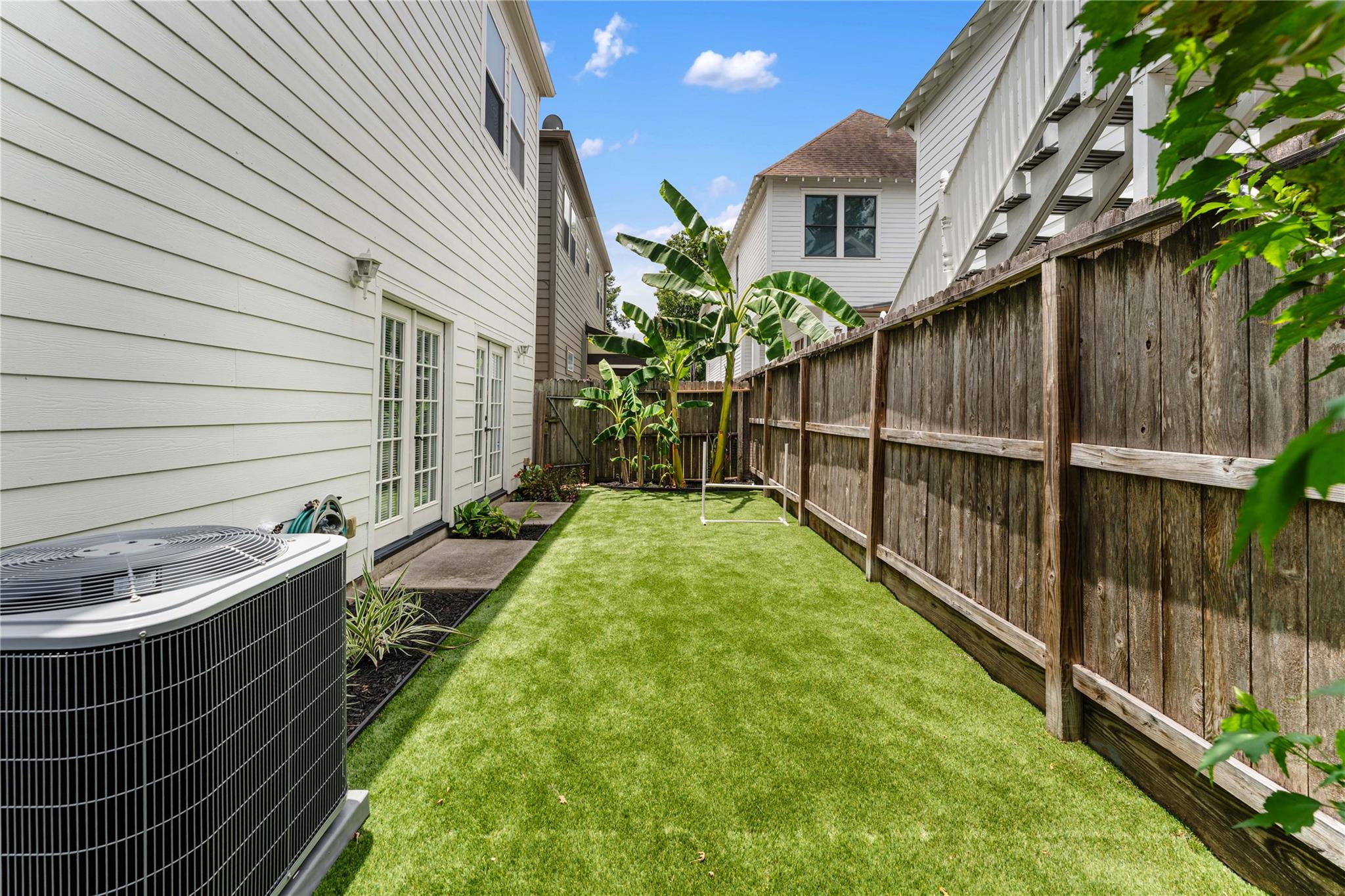 415 W 8th Street