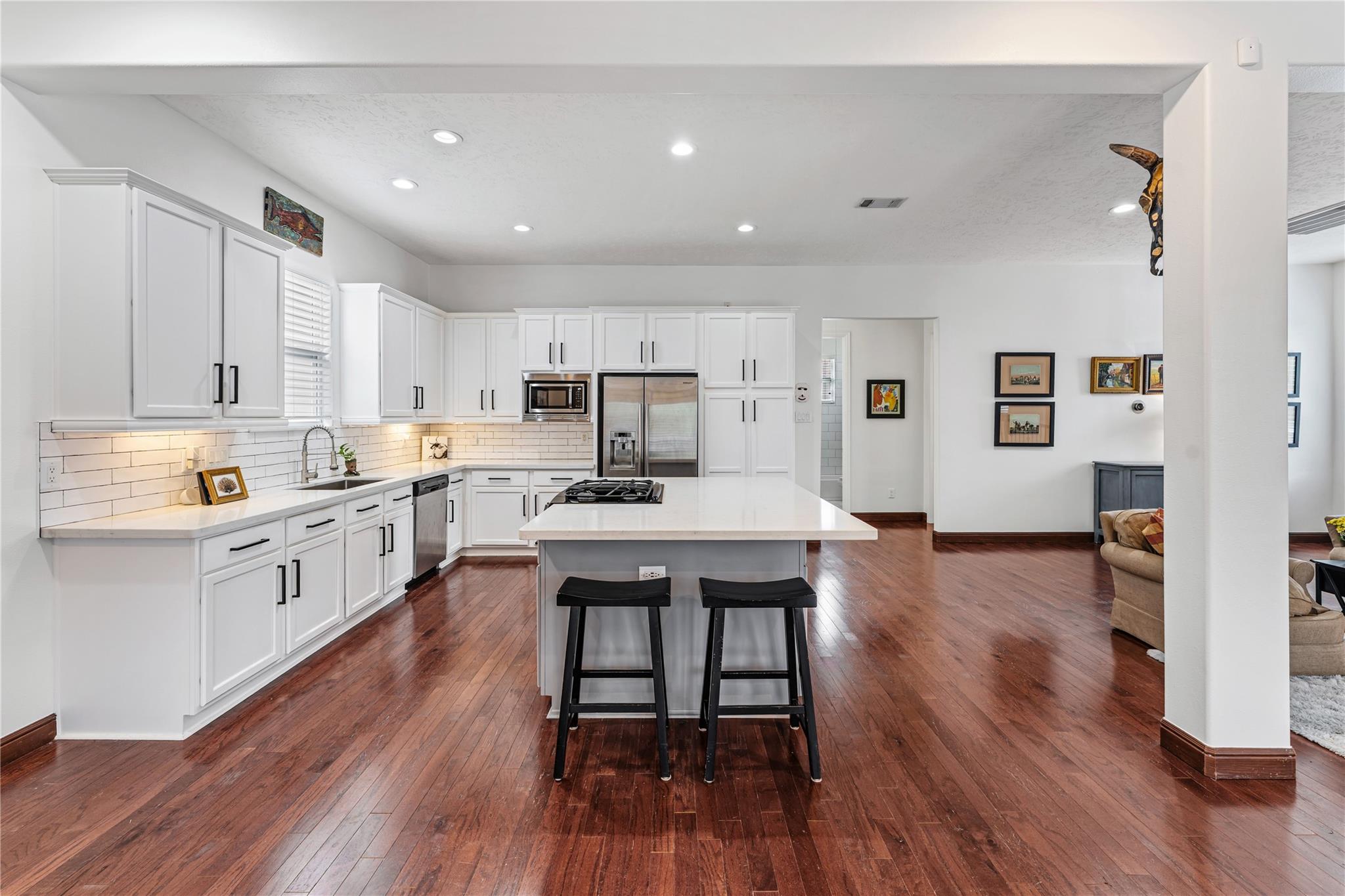 415 W 8th Street