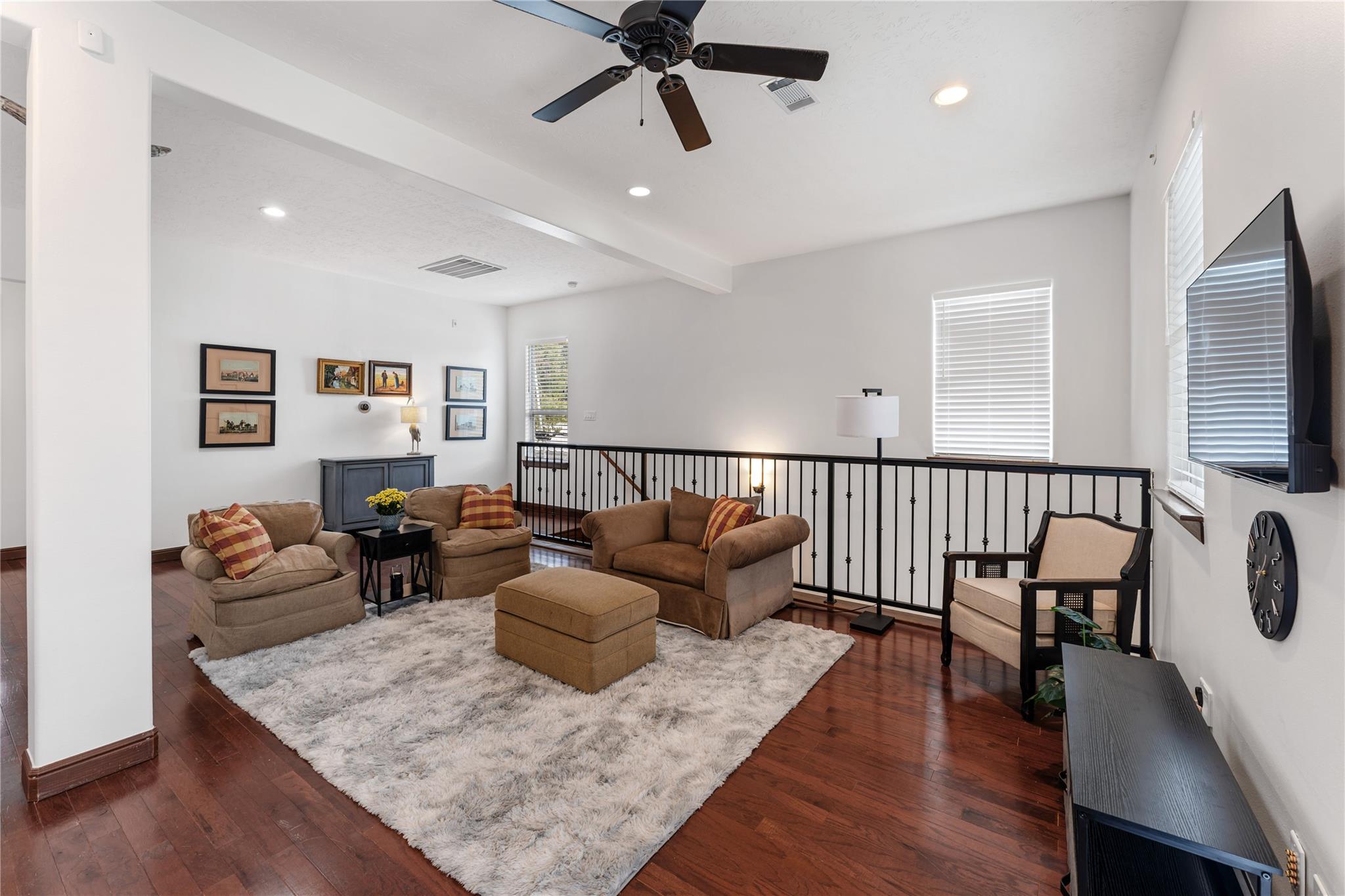 415 W 8th Street