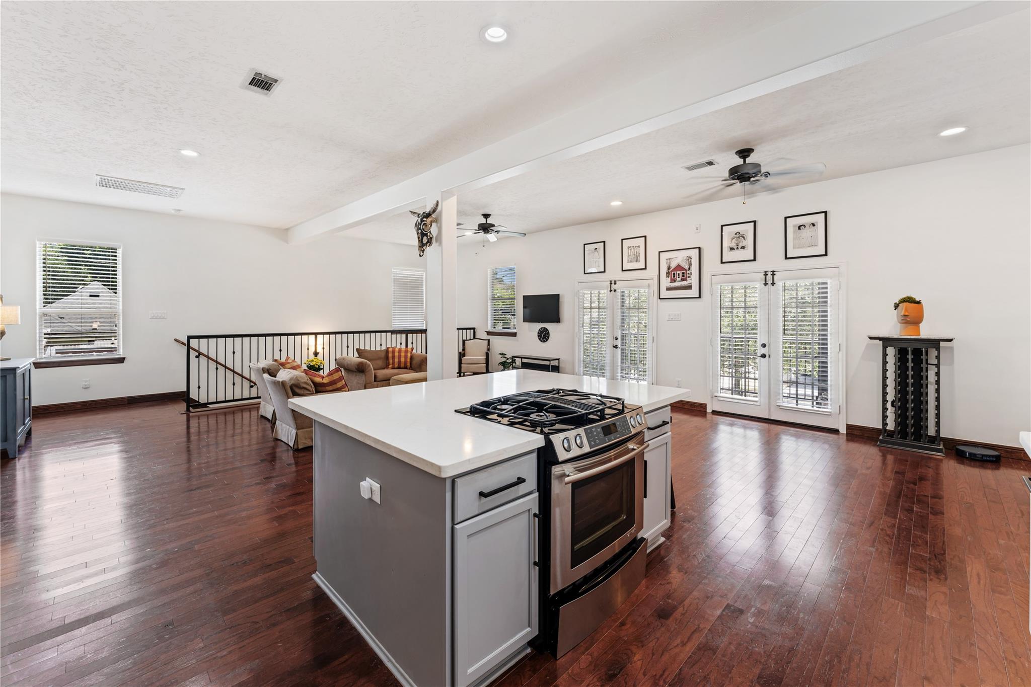 415 W 8th Street