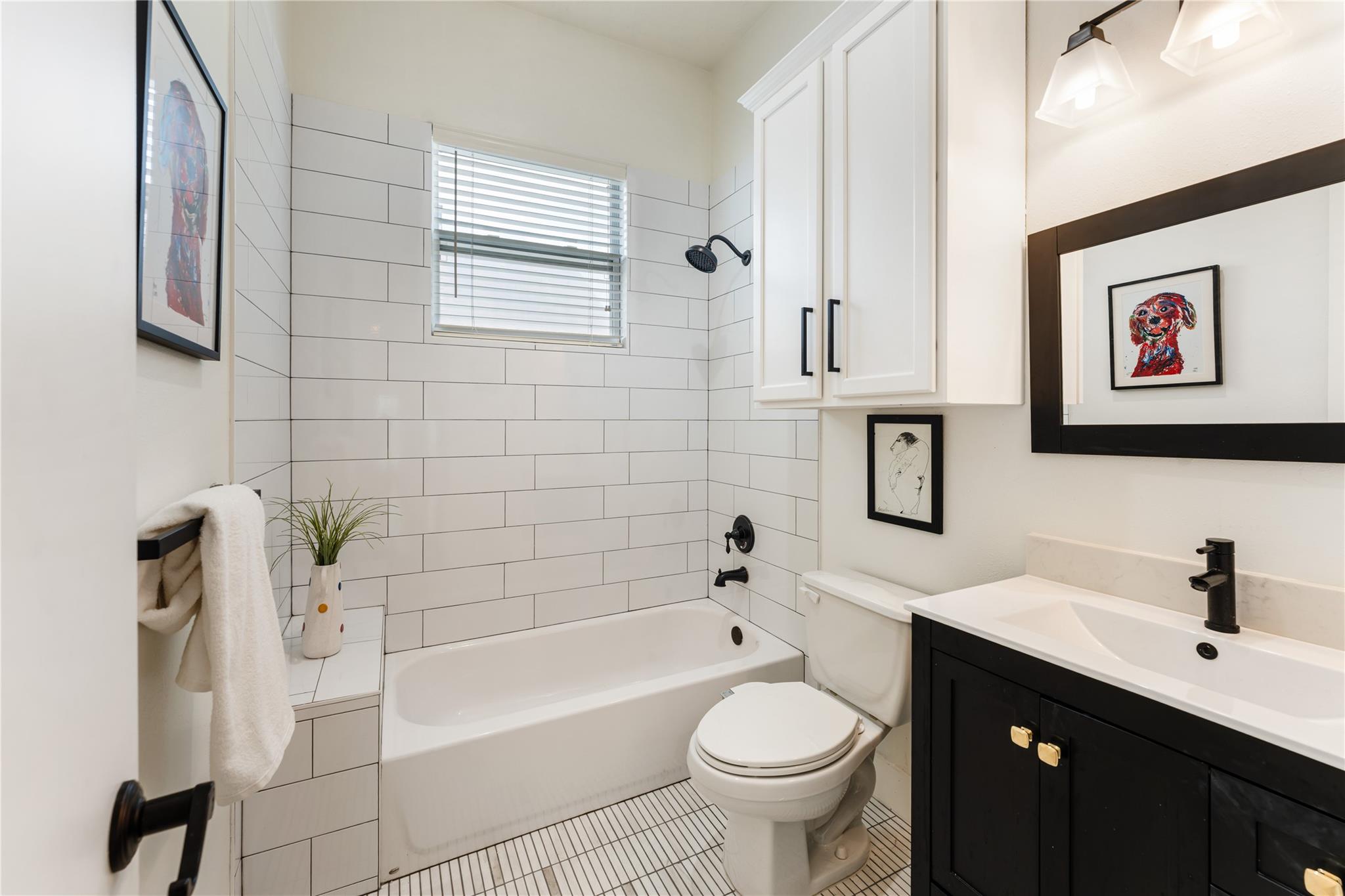415 W 8th Street
