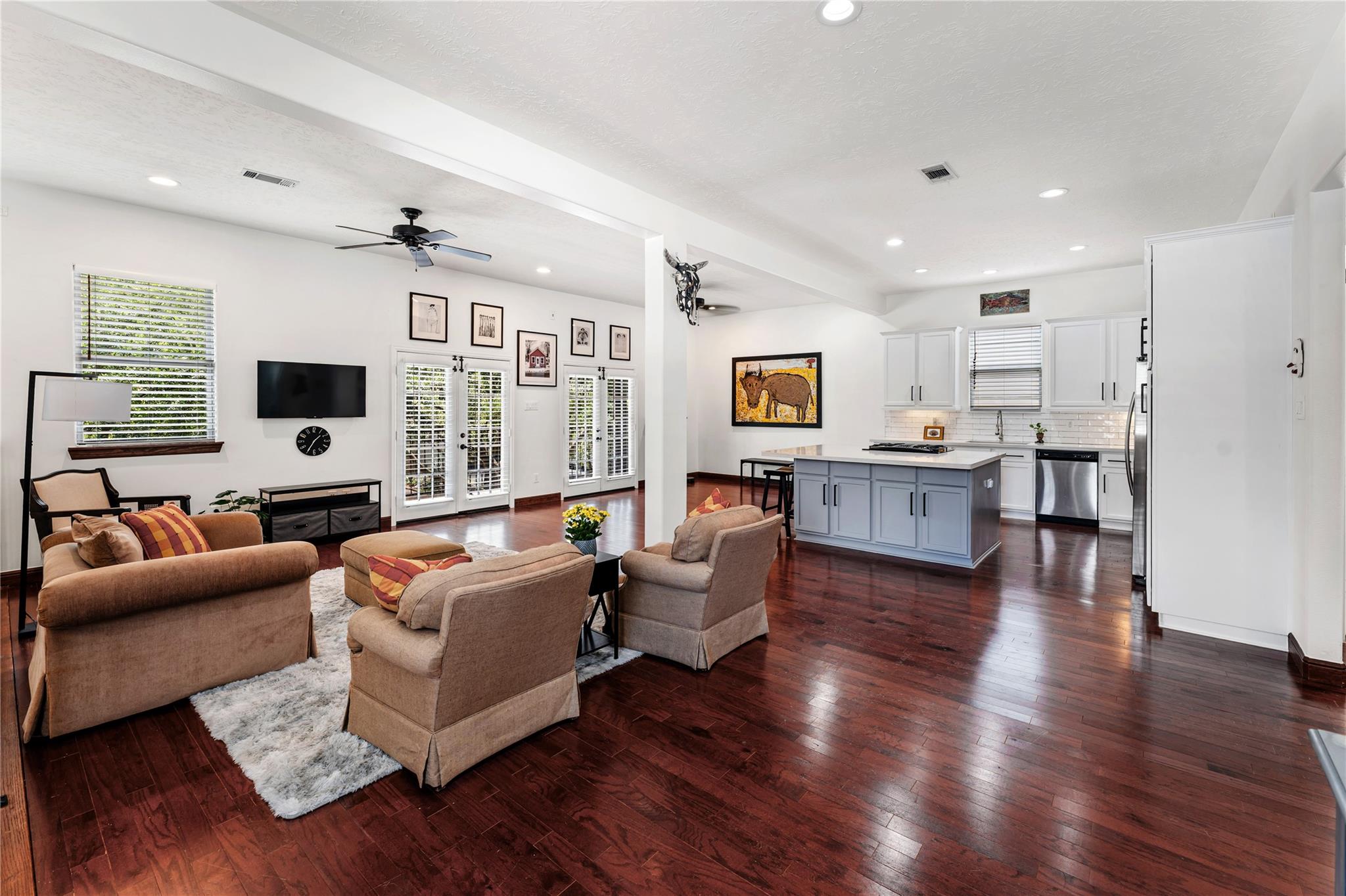 415 W 8th Street