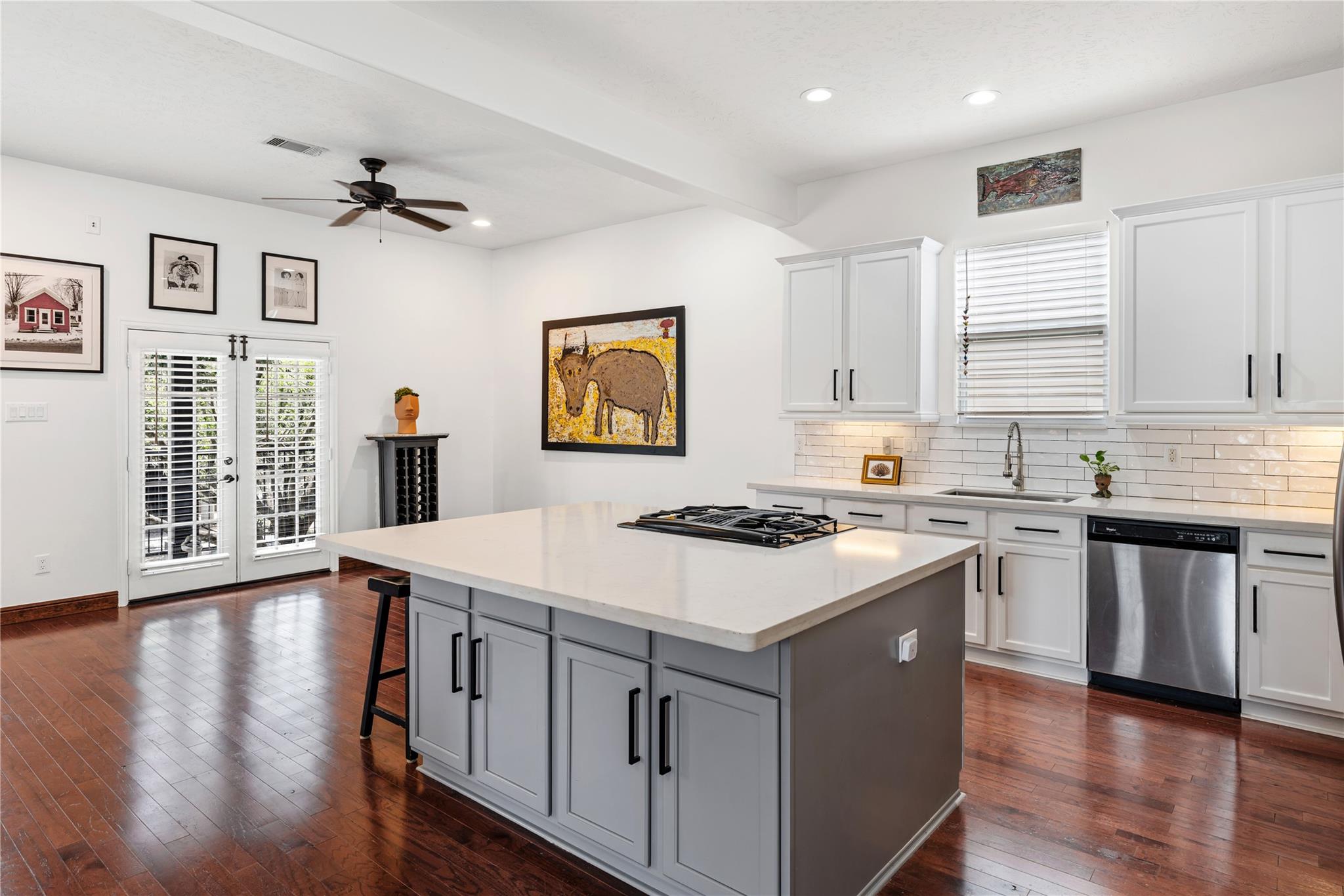 415 W 8th Street