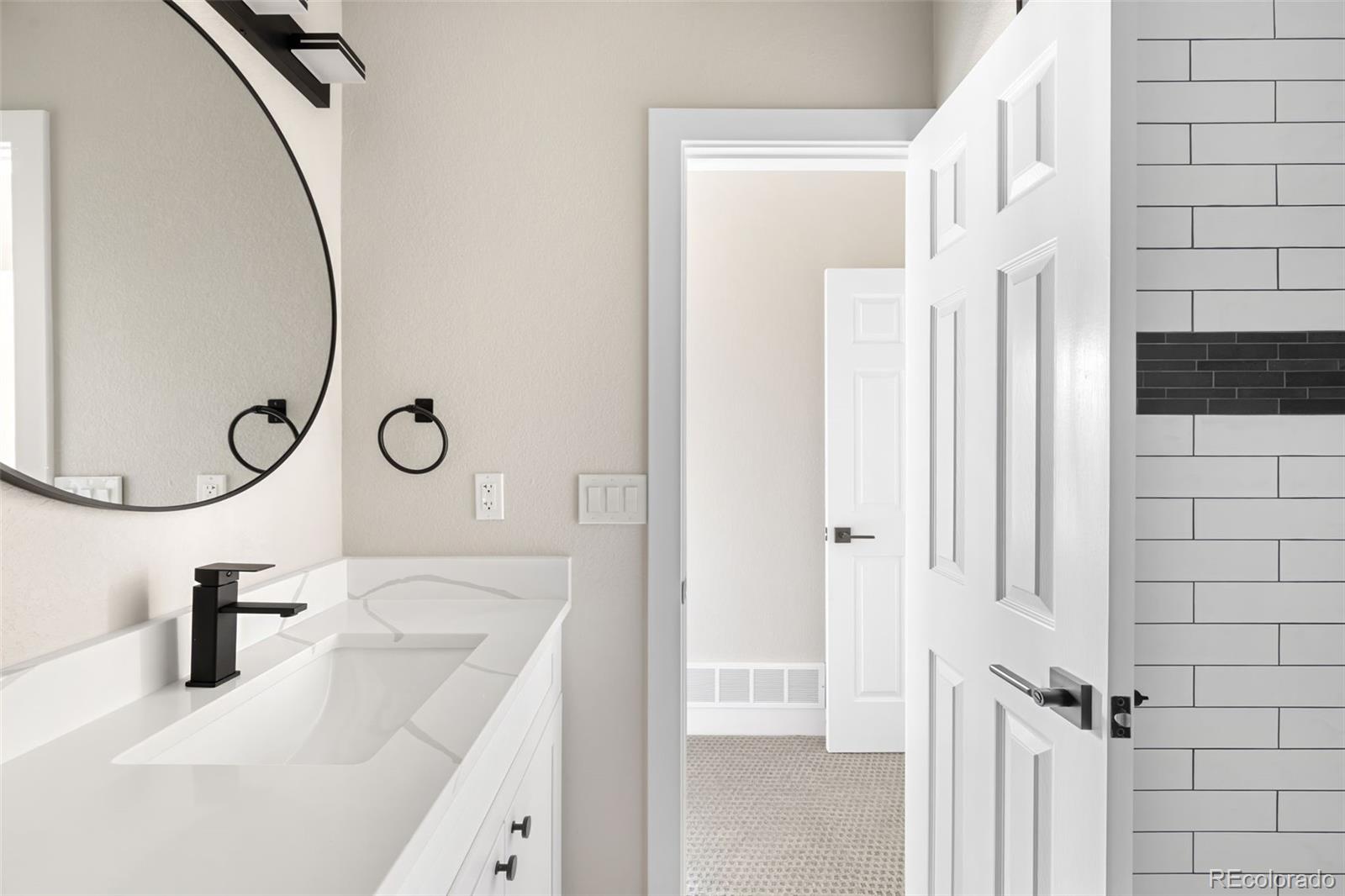 8080 E Dartmouth Avenue Unit: 26