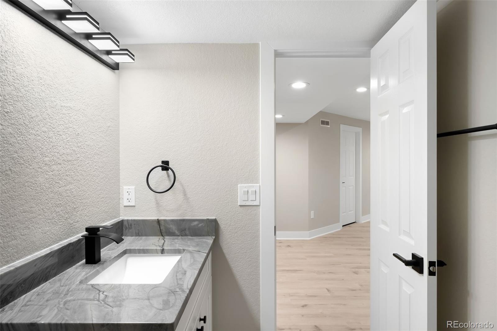 8080 E Dartmouth Avenue Unit: 26