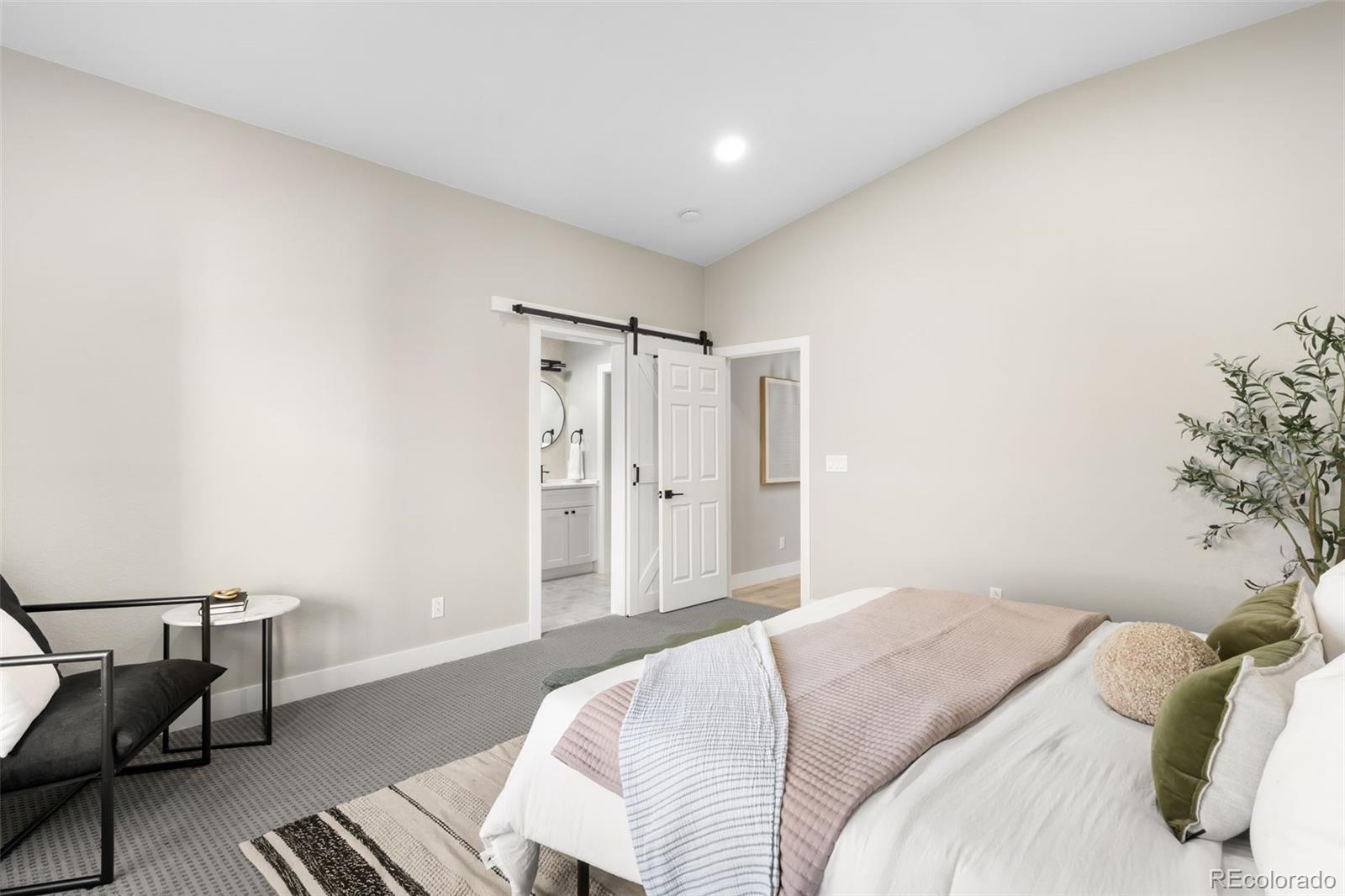 8080 E Dartmouth Avenue Unit: 26